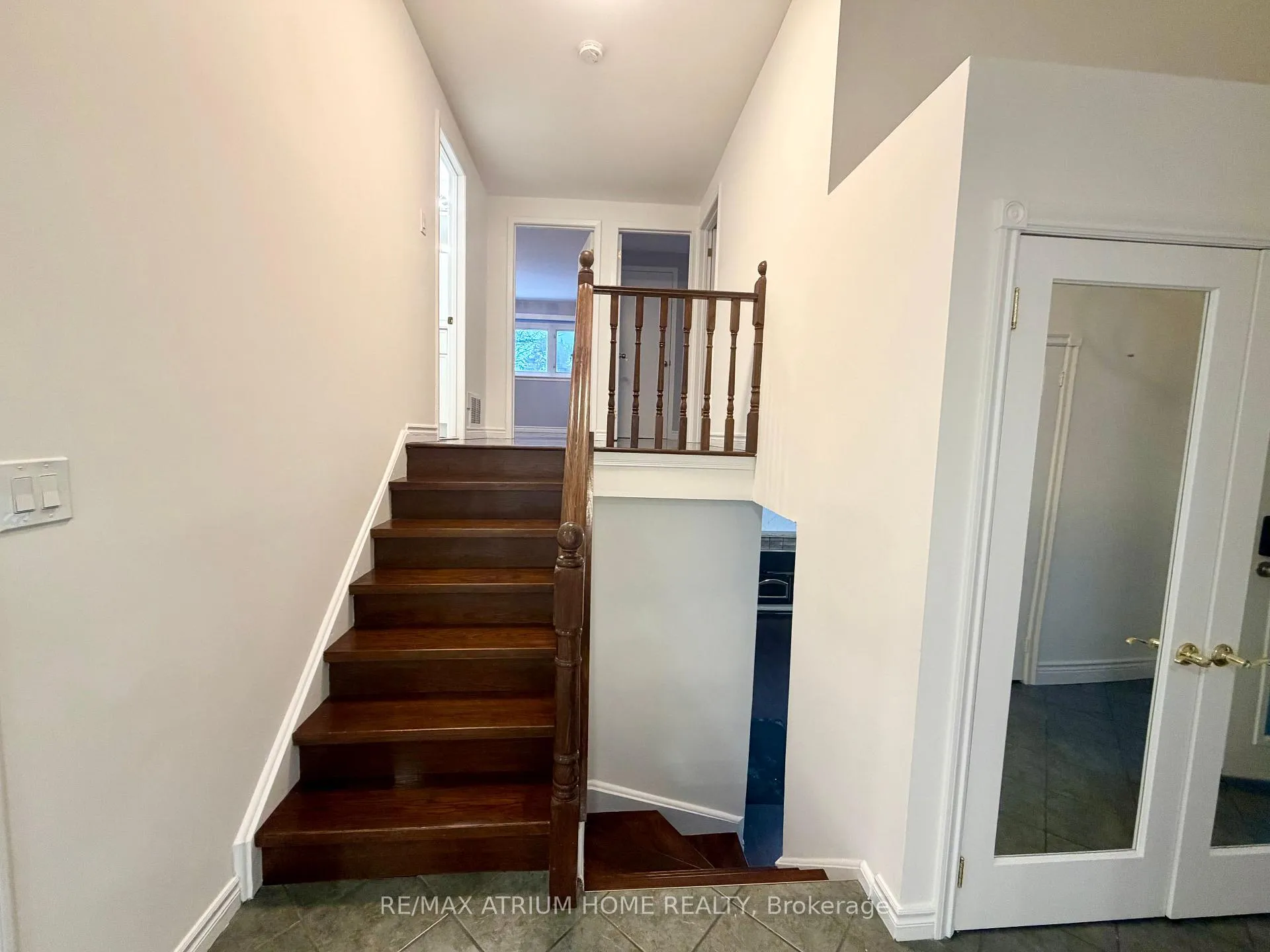 Photo 10 of 59 Carlton Road, Markham, Unionville — HOMEH