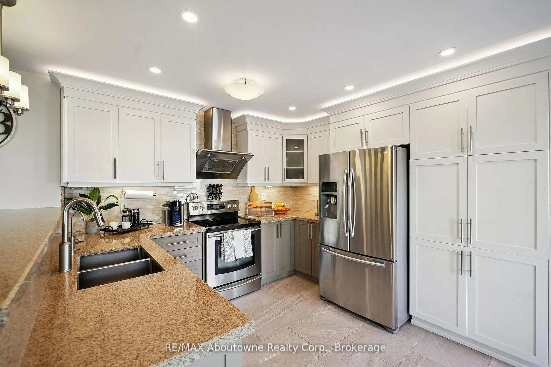 Photo 16 of 437 Jelinik Terrace, Milton, Scott — HOMEH