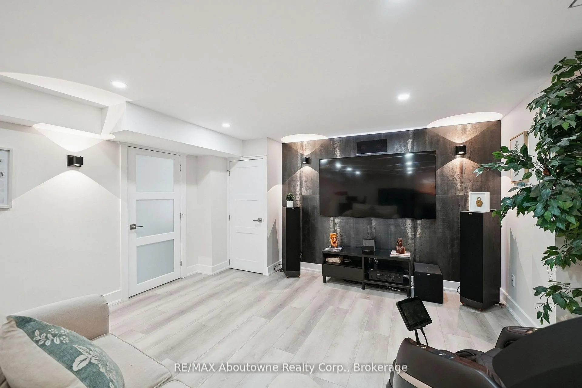 Photo 38 of 437 Jelinik Terrace, Milton, Scott — HOMEH