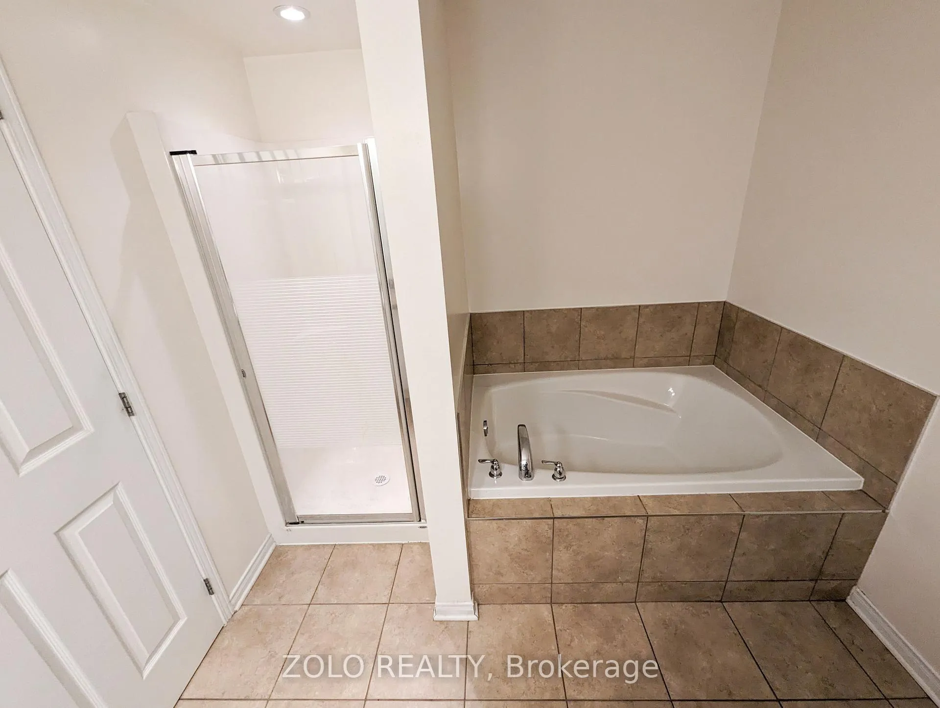 Photo 12 of 113 Lochnaw Private, Ottawa, Barrhaven - Stonebridge — HOMEH