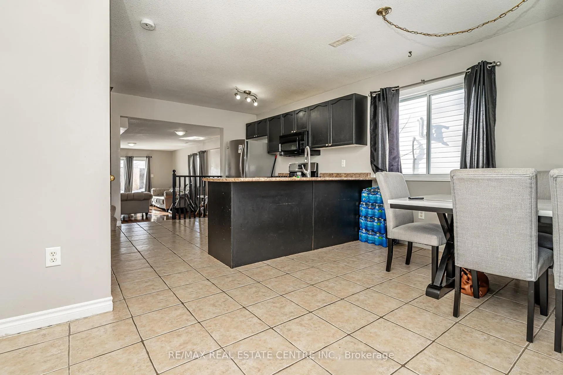 Photo 3 of 75 Campbell Avenue, Barrie, Allandale — HOMEH