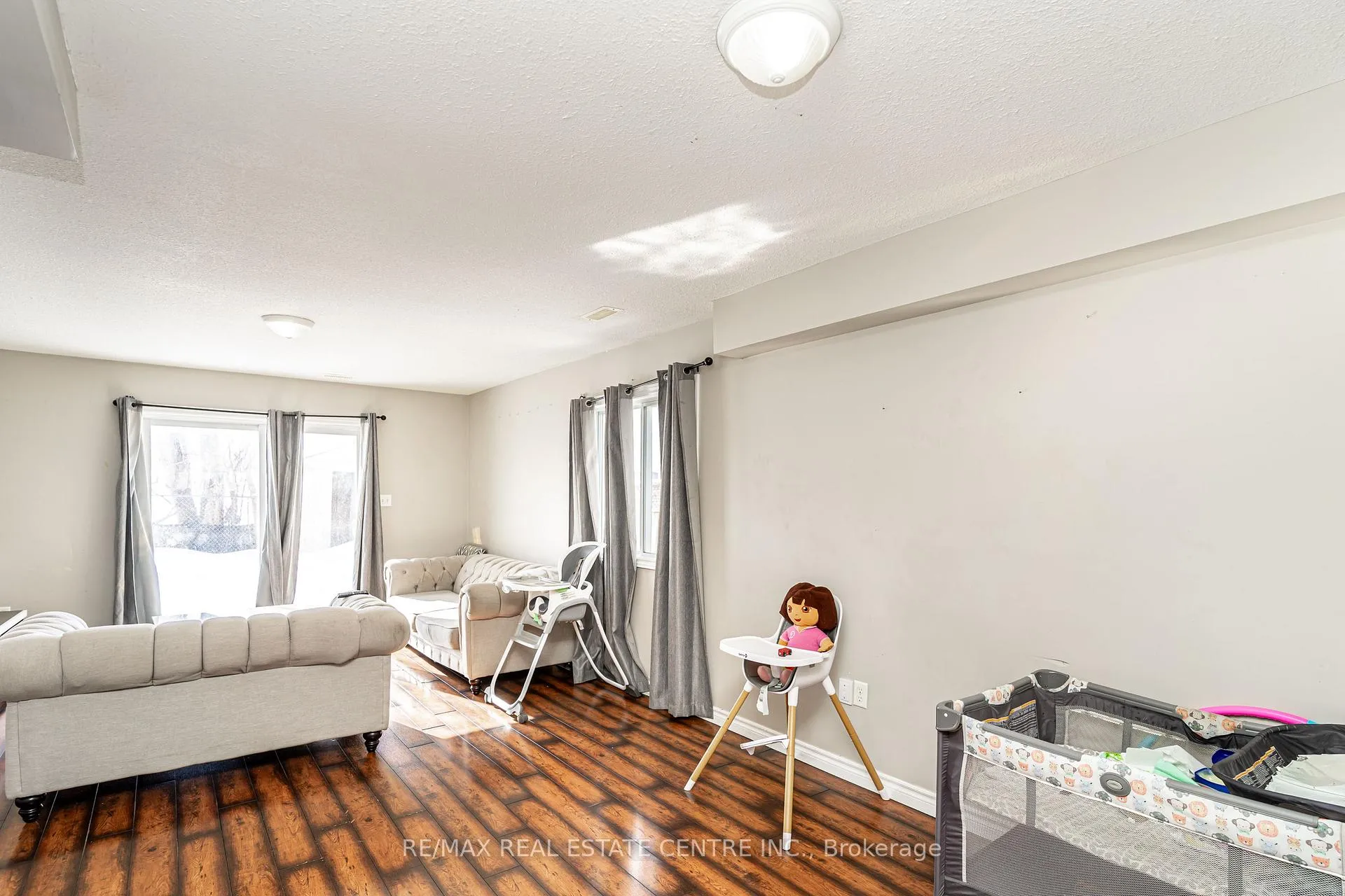 Photo 10 of 75 Campbell Avenue, Barrie, Allandale — HOMEH