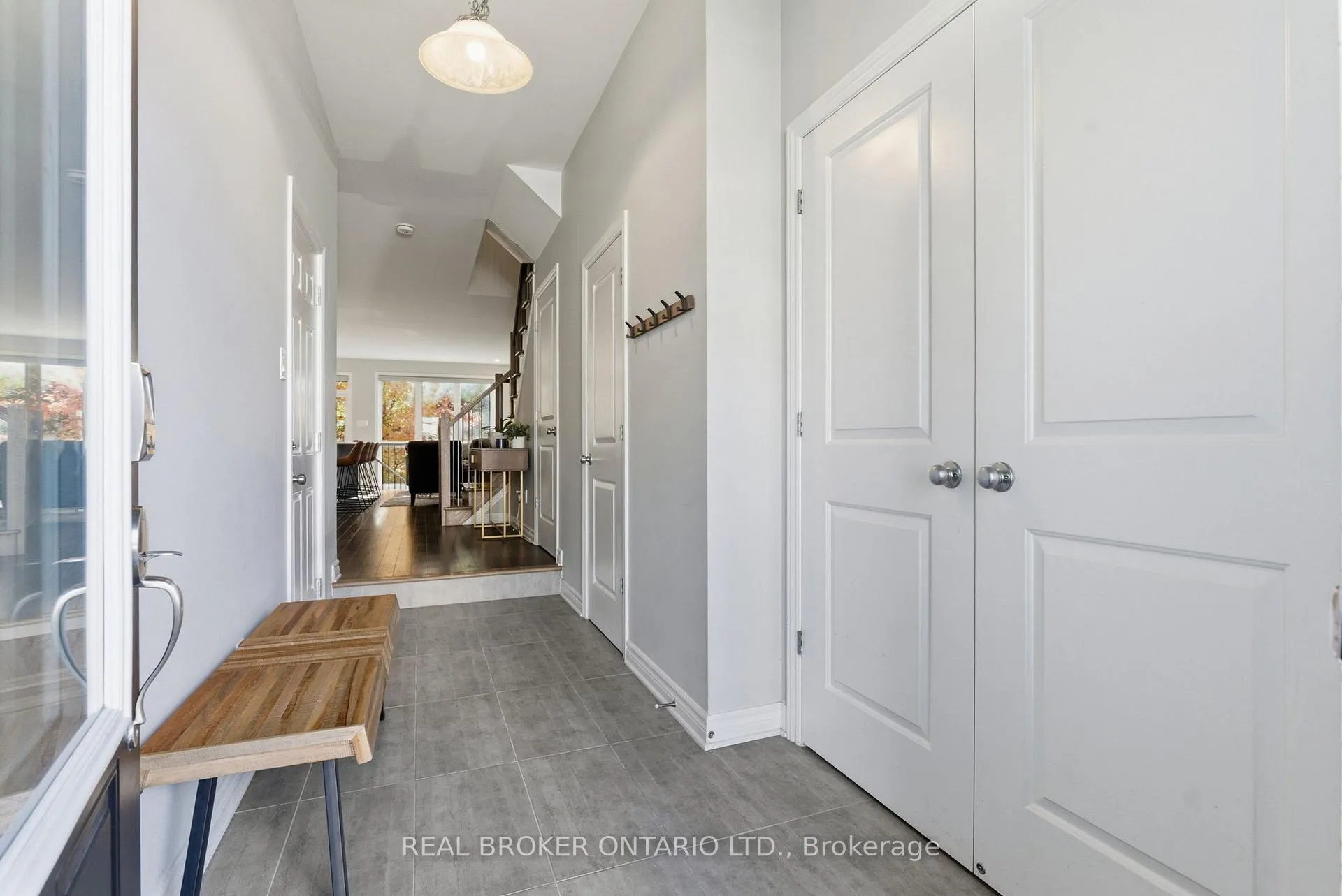 Photo 3 of 532 Fawn Valley Private, Ottawa, Blossom Park/Kemp Park/Findlay Creek — HOMEH