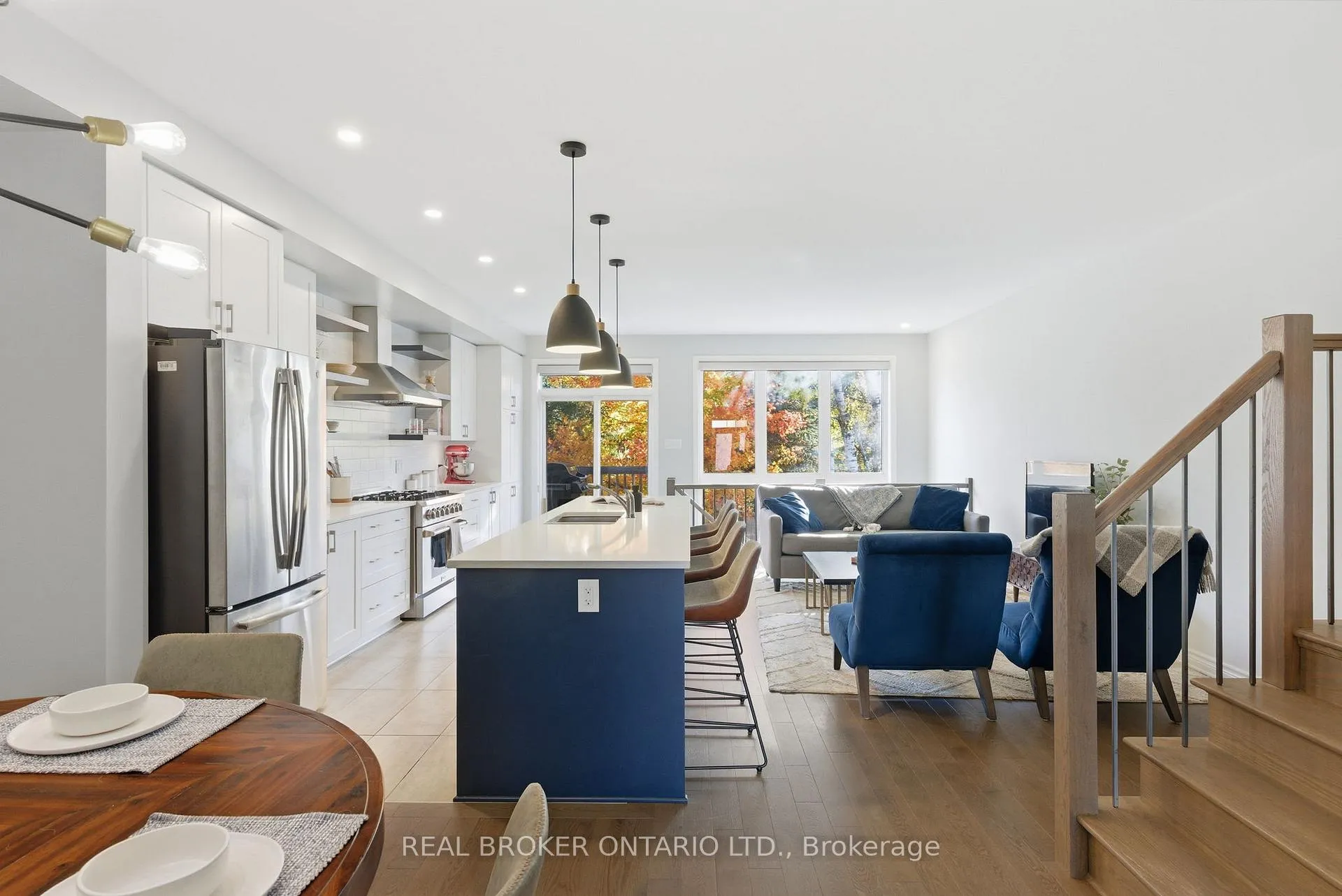 Photo 4 of 532 Fawn Valley Private, Ottawa, Blossom Park/Kemp Park/Findlay Creek — HOMEH