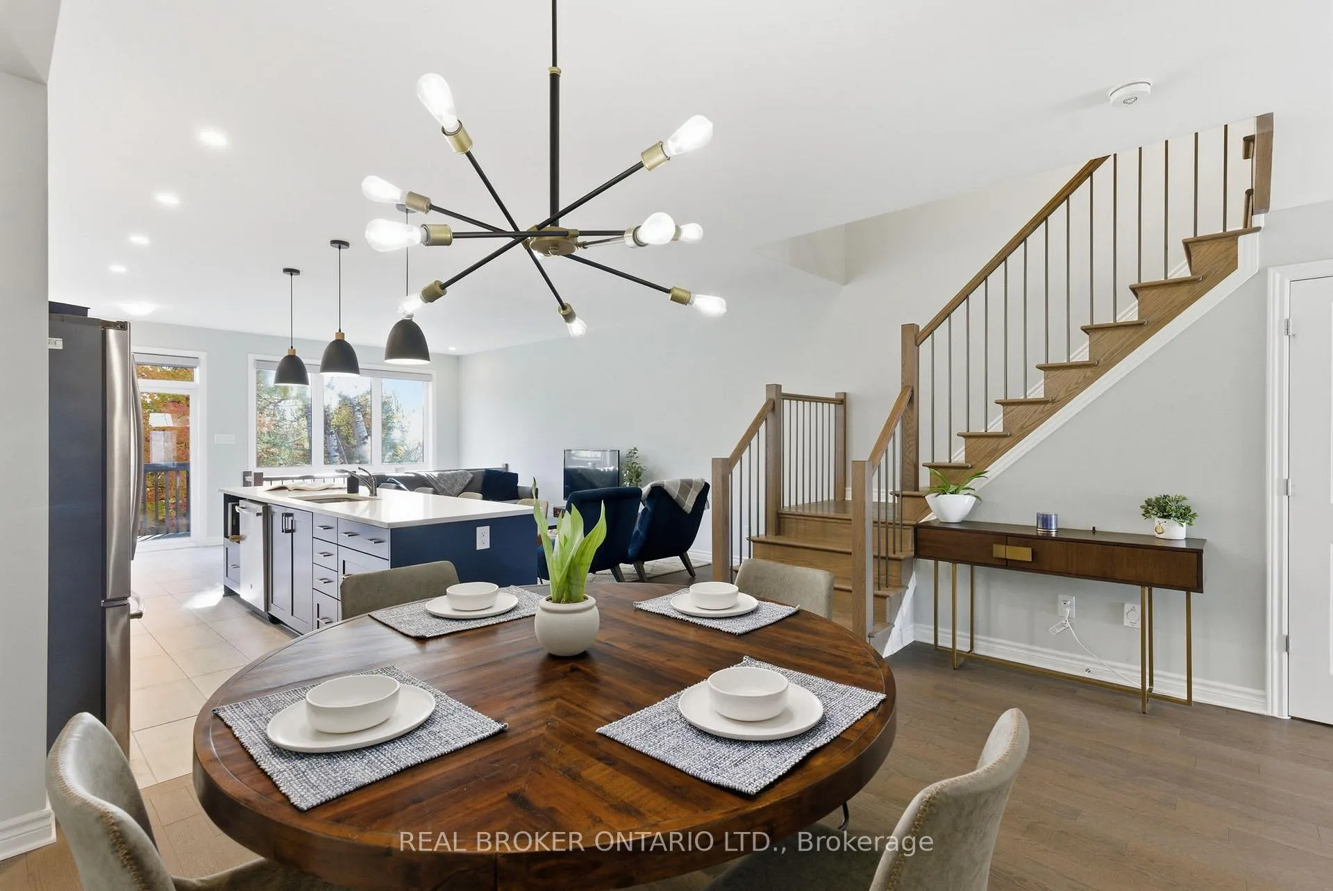 Photo 7 of 532 Fawn Valley Private, Ottawa, Blossom Park/Kemp Park/Findlay Creek — HOMEH