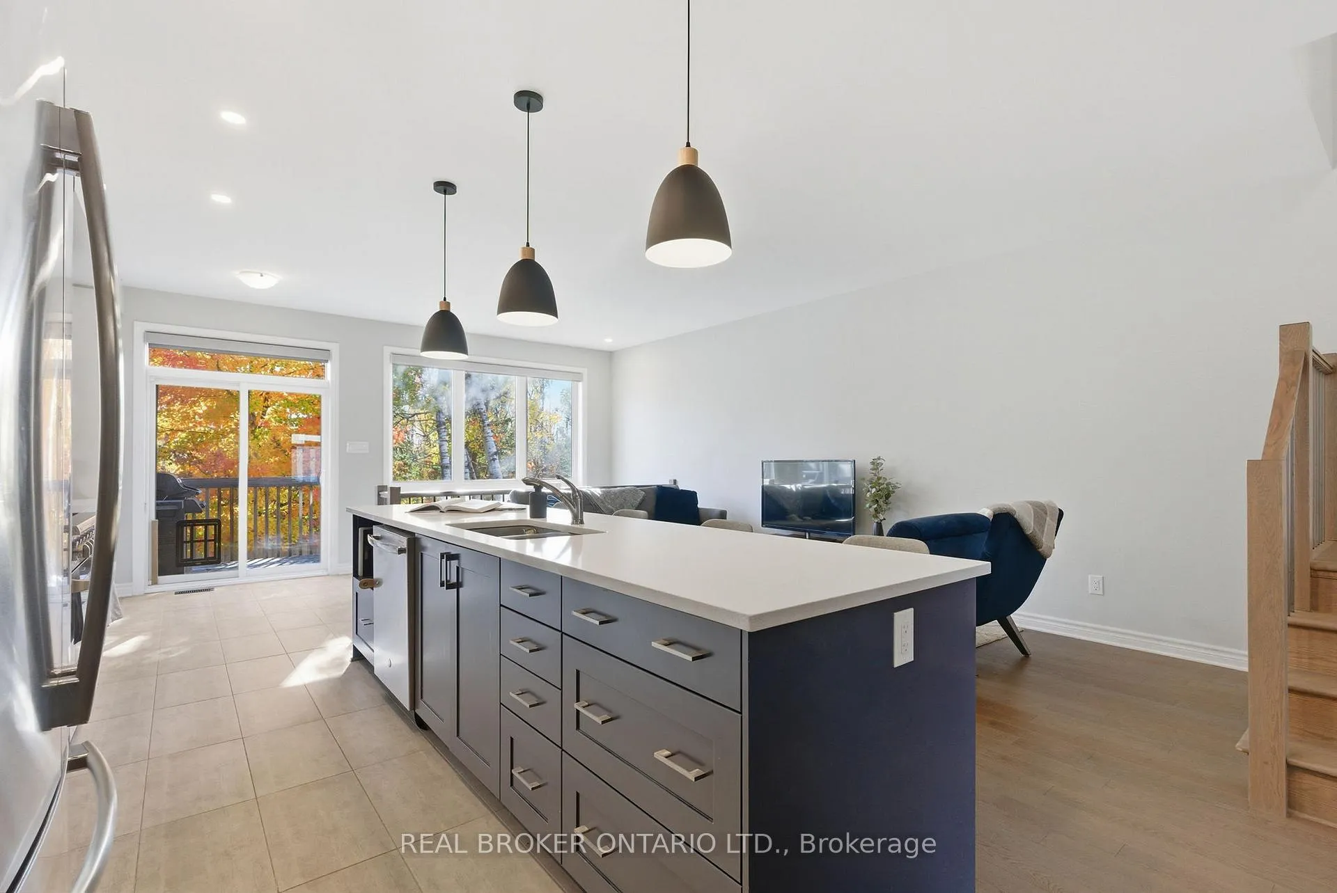 Photo 11 of 532 Fawn Valley Private, Ottawa, Blossom Park/Kemp Park/Findlay Creek — HOMEH