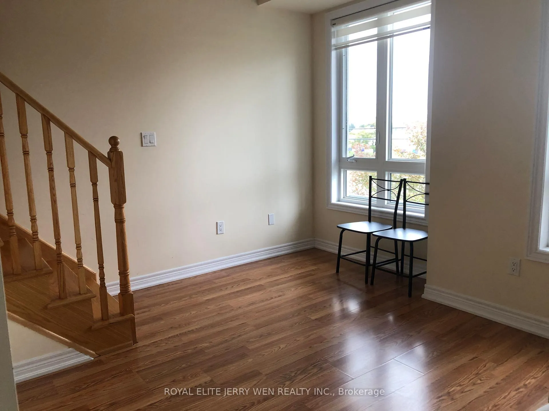 Photo 4 of Unit 4, 9601 Jane Street, Vaughan, Maple — HOMEH