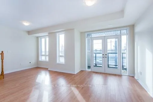 Photo 5 of Unit 4, 9601 Jane Street, Vaughan, Maple — HOMEH