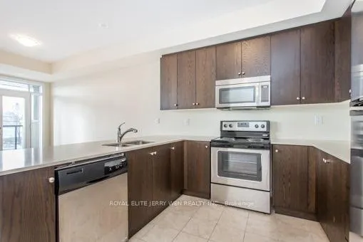 Photo 7 of Unit 4, 9601 Jane Street, Vaughan, Maple — HOMEH