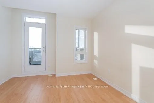 Photo 9 of Unit 4, 9601 Jane Street, Vaughan, Maple — HOMEH