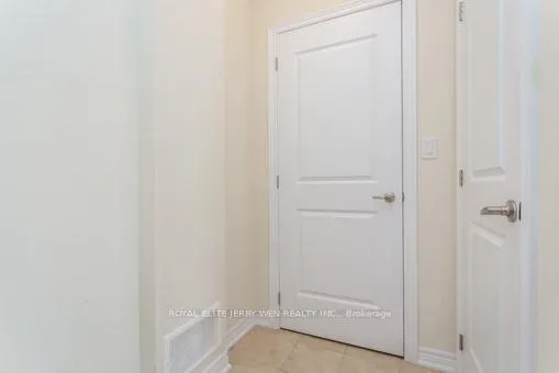 Photo 10 of Unit 4, 9601 Jane Street, Vaughan, Maple — HOMEH