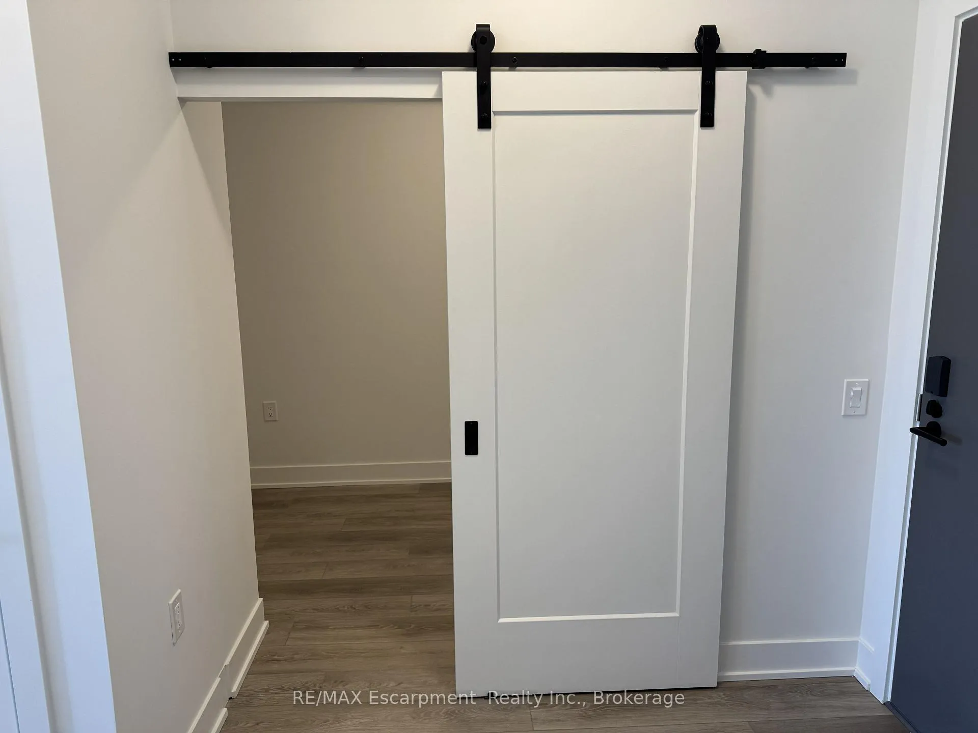 Photo 4 of Unit 704, 2088 James Street, Burlington, Brant — HOMEH