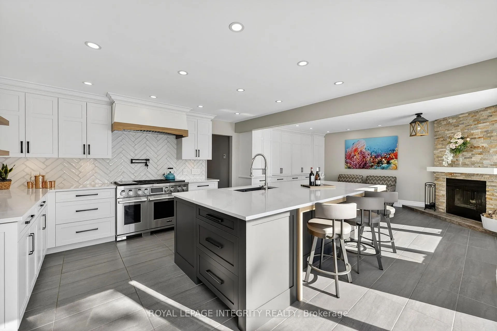 Photo 9 of 1380 Diane Crescent, Ottawa, Fallingbrook/Ridgemount — HOMEH