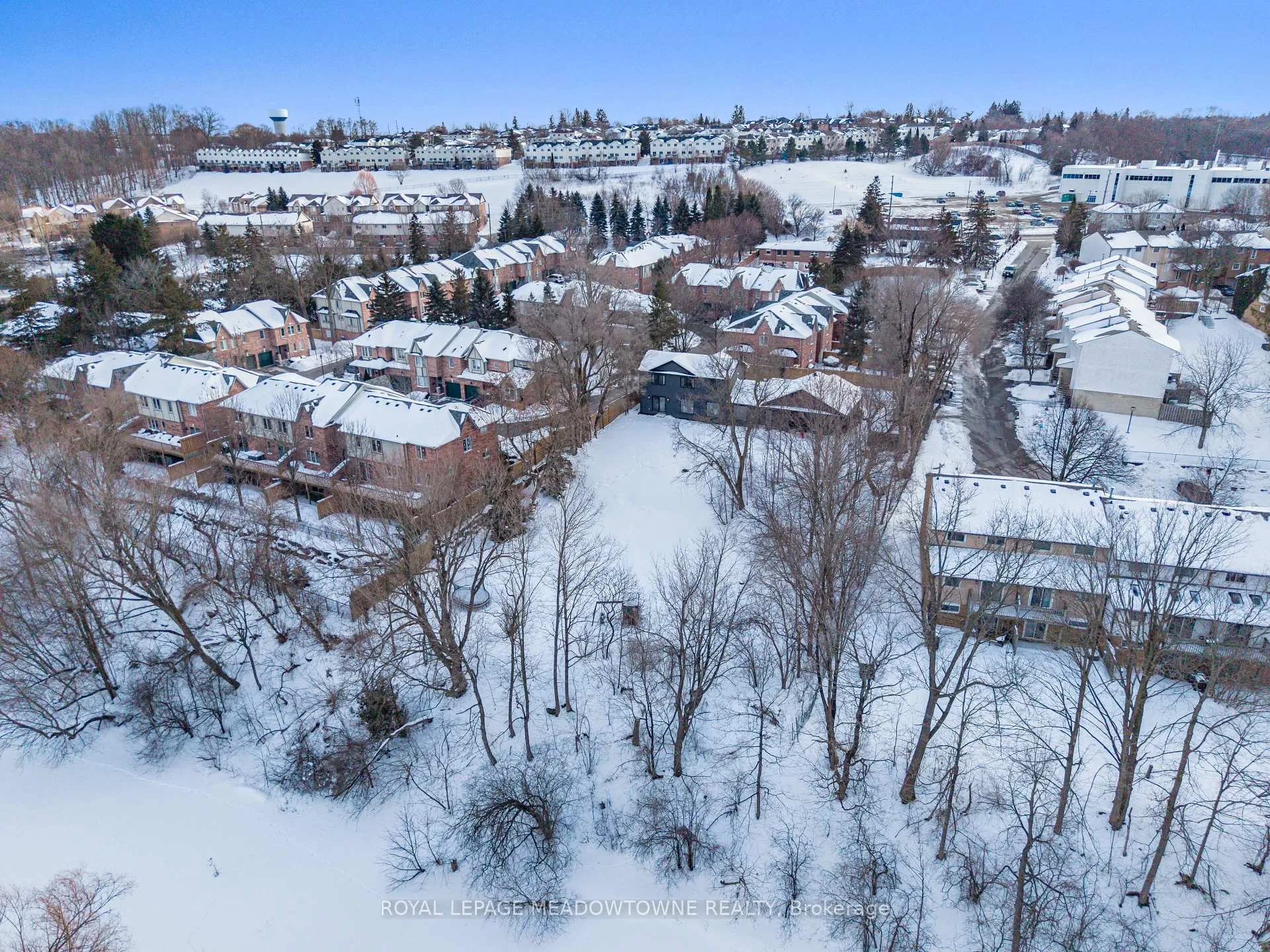 Photo 48 of 70 River Drive, Halton Hills, Georgetown — HOMEH