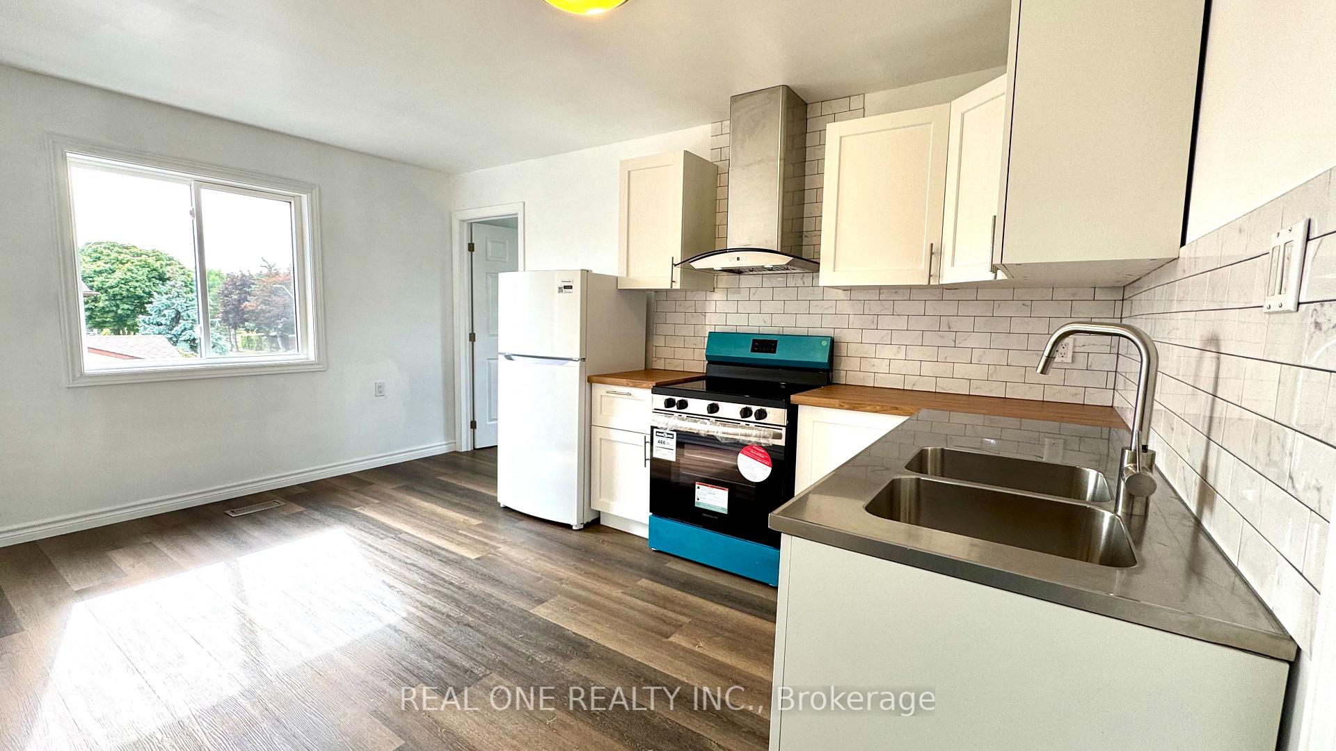 Photo 2 of Unit Upper level unit 1, 56 Skylark Drive, Hamilton, Bruleville — HOMEH