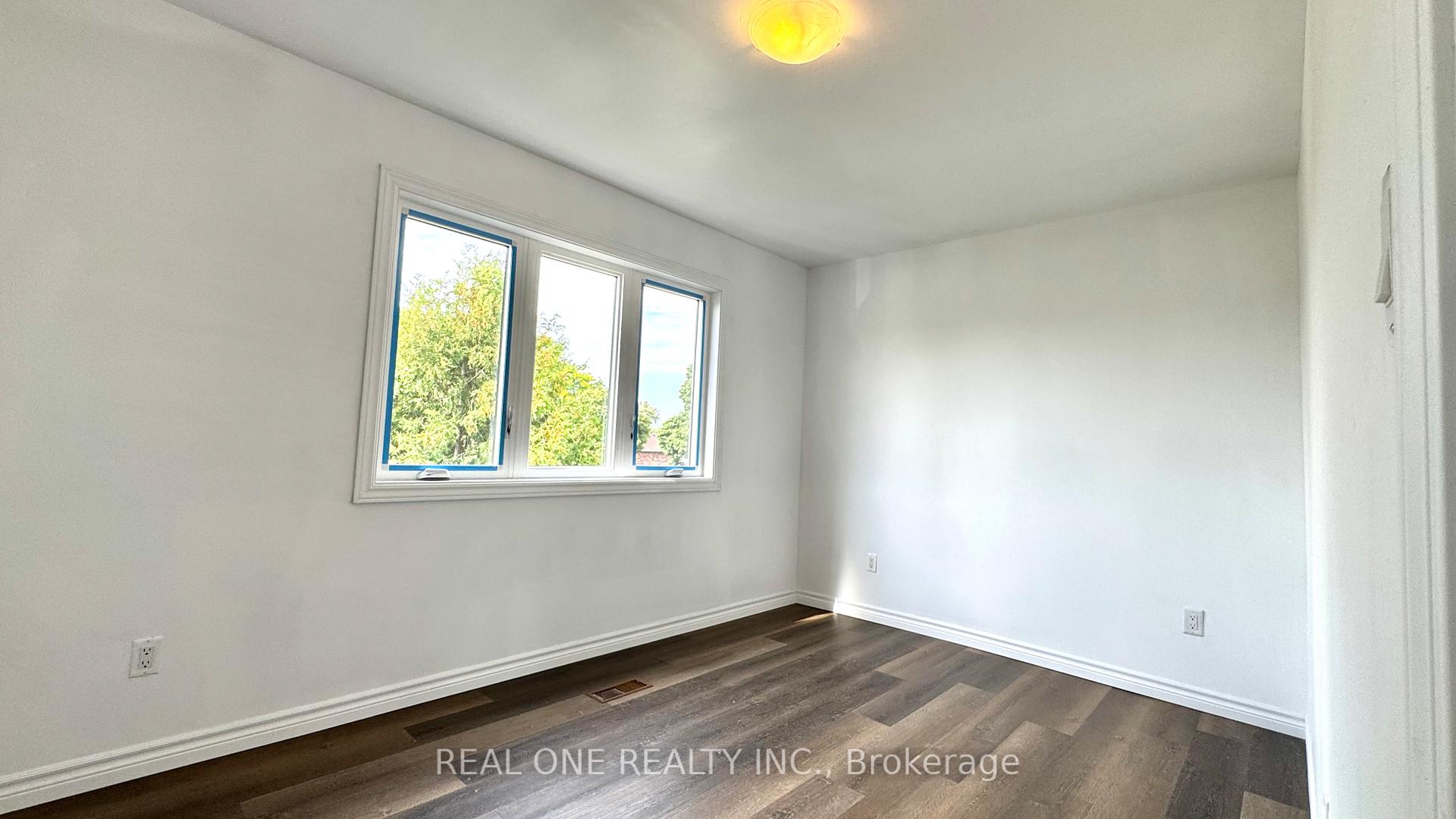 Photo 3 of Unit Upper level unit 1, 56 Skylark Drive, Hamilton, Bruleville — HOMEH