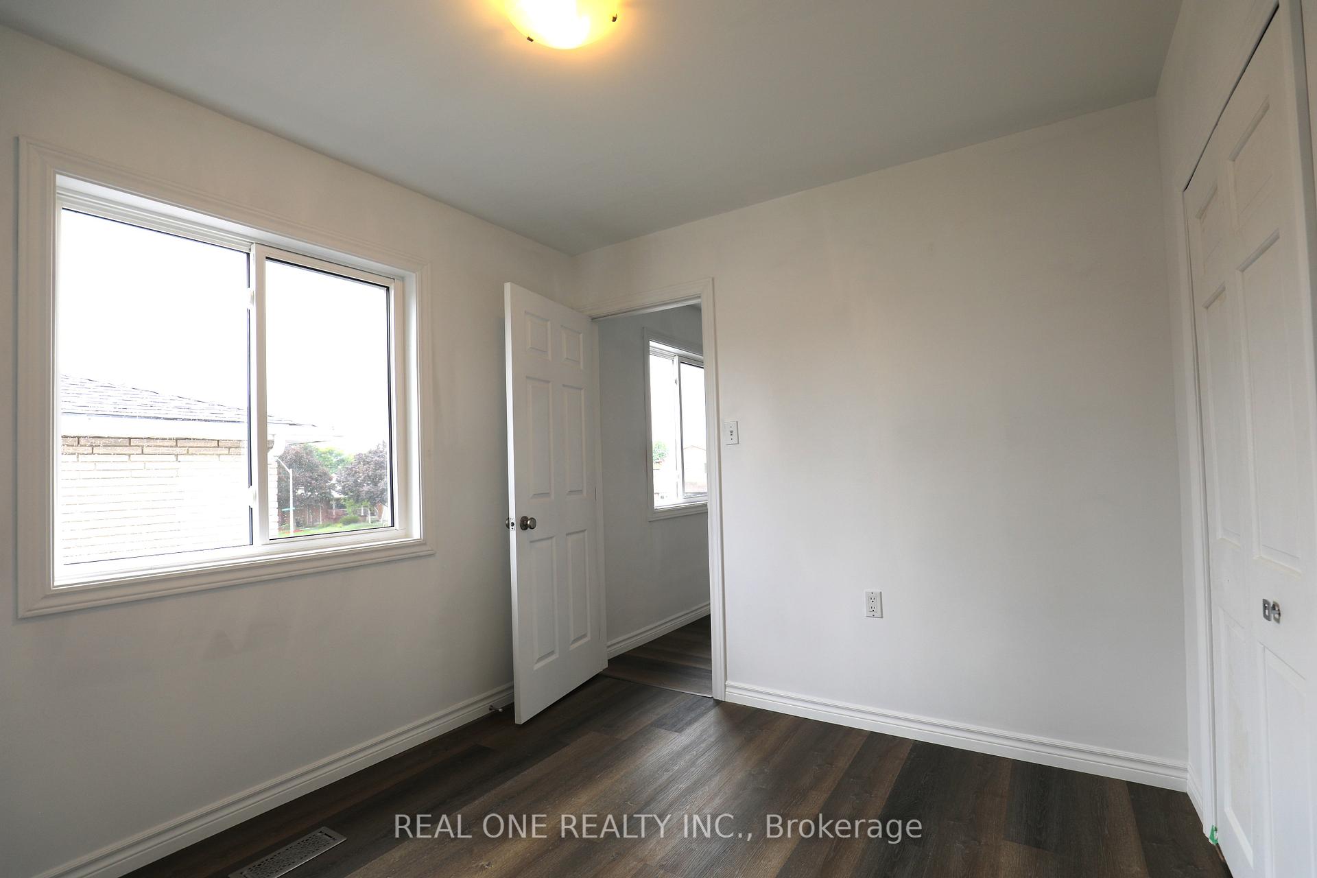 Photo 4 of Unit Upper level unit 1, 56 Skylark Drive, Hamilton, Bruleville — HOMEH