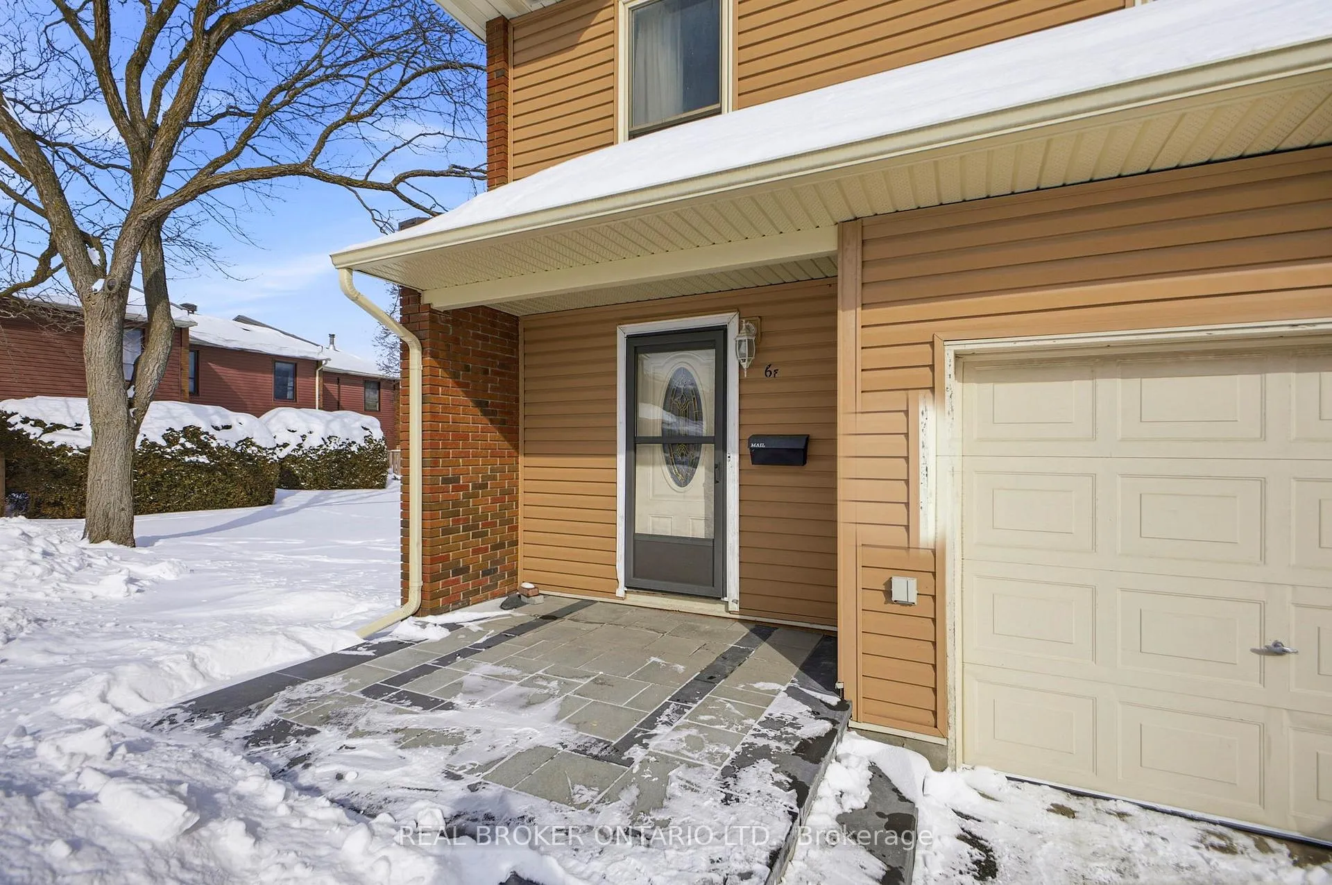 Photo 2 of Unit F, 6 Arnold Drive, Ottawa, Arbeatha Park — HOMEH