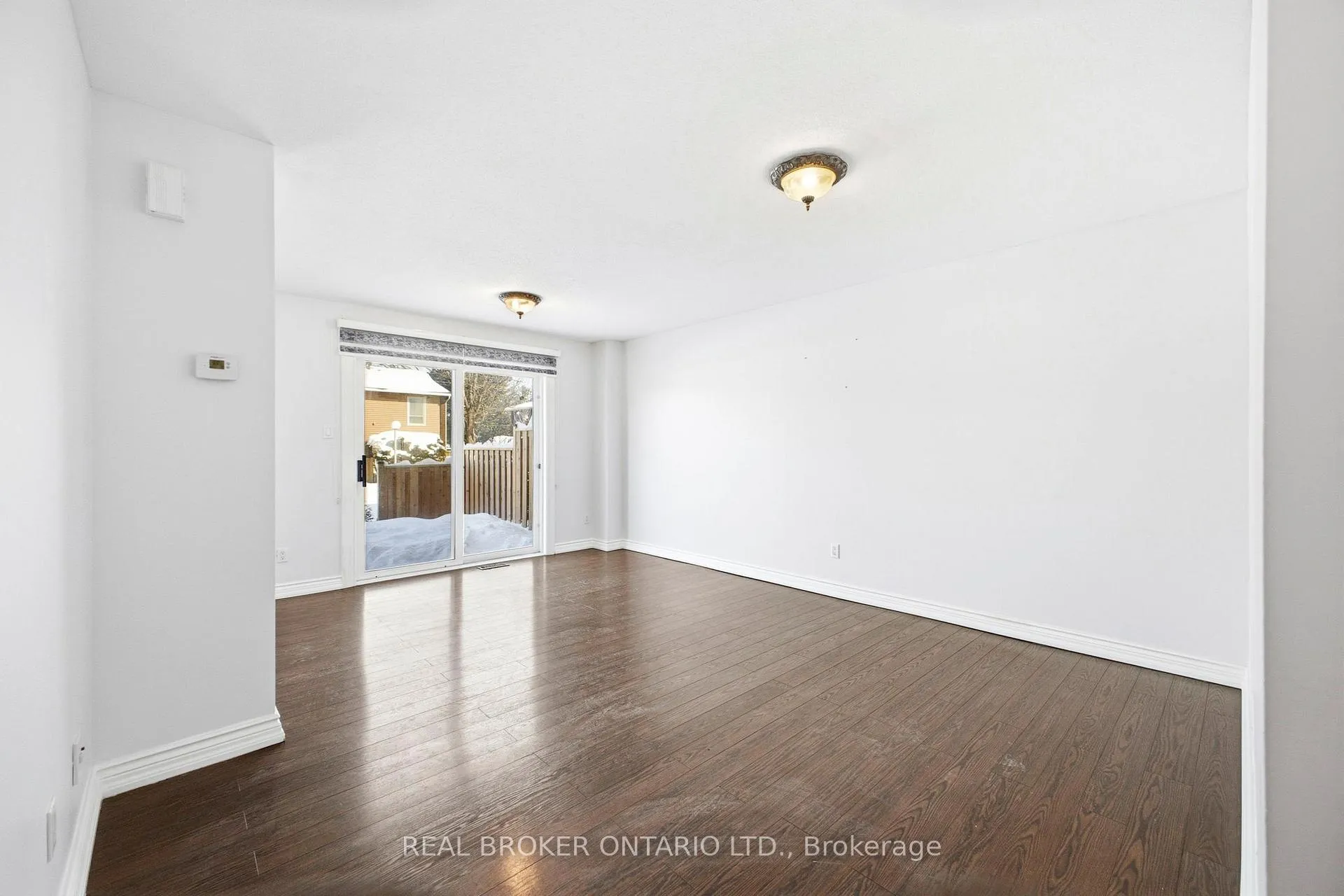 Photo 6 of Unit F, 6 Arnold Drive, Ottawa, Arbeatha Park — HOMEH