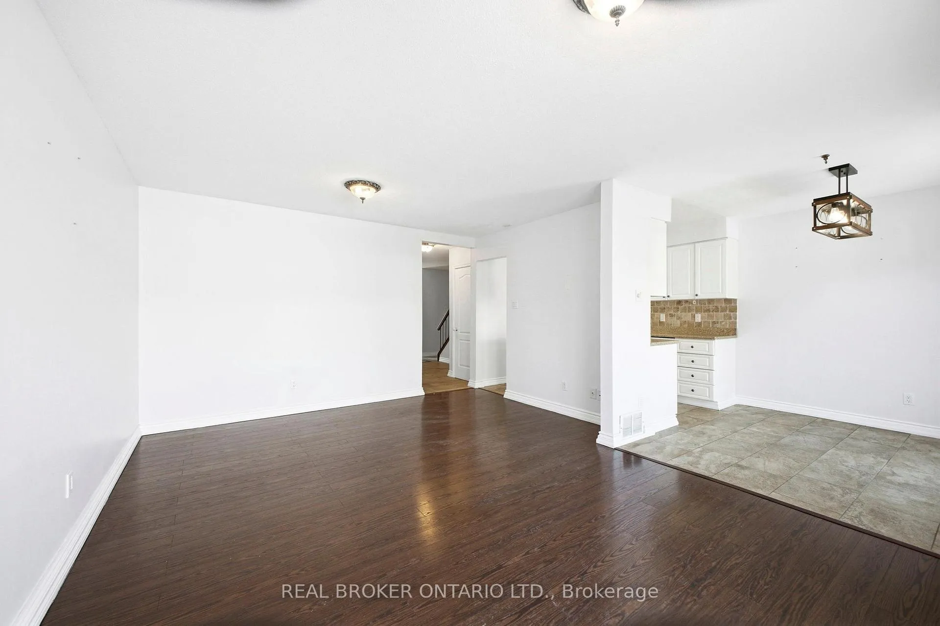 Photo 8 of Unit F, 6 Arnold Drive, Ottawa, Arbeatha Park — HOMEH