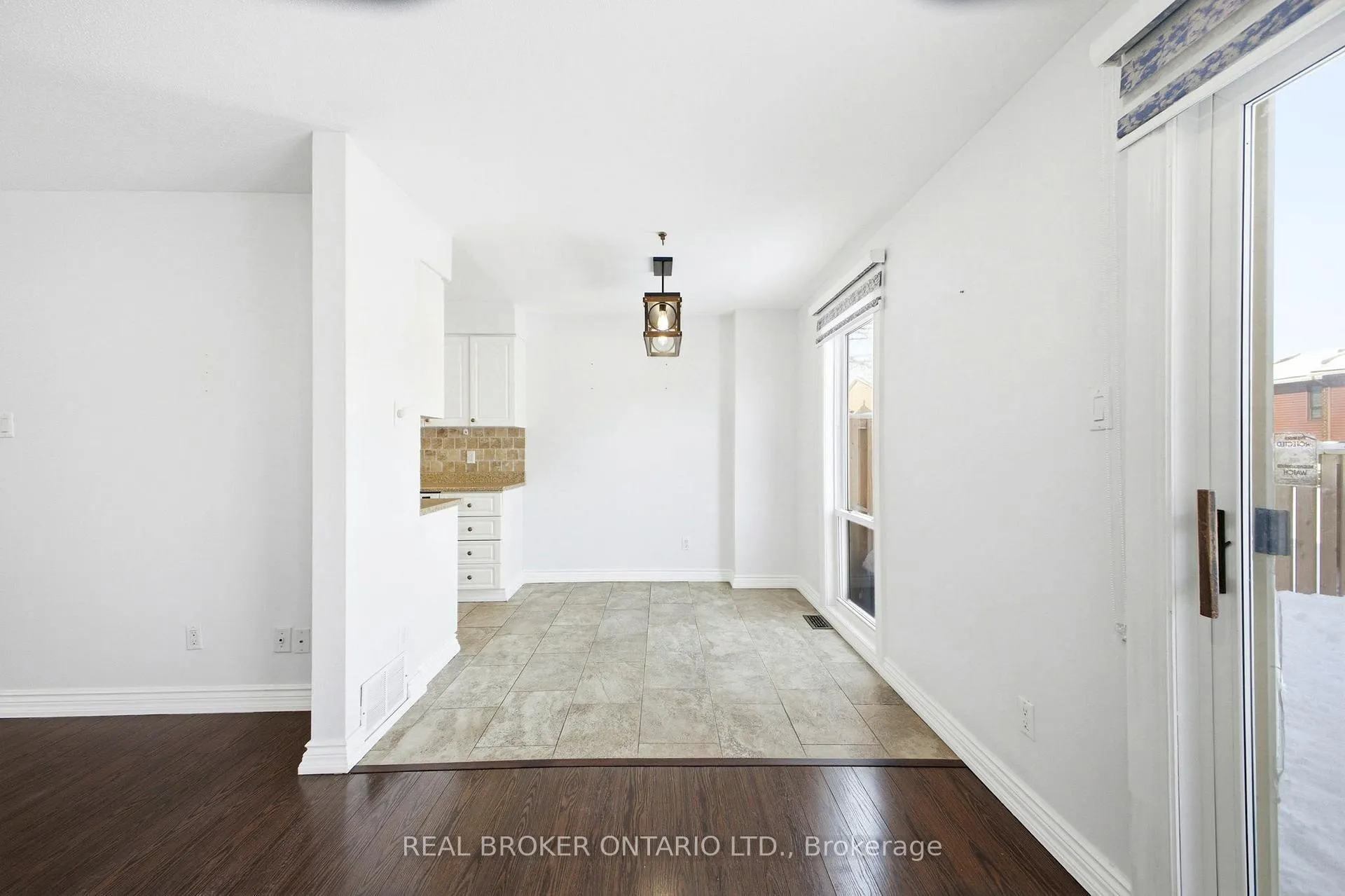 Photo 9 of Unit F, 6 Arnold Drive, Ottawa, Arbeatha Park — HOMEH
