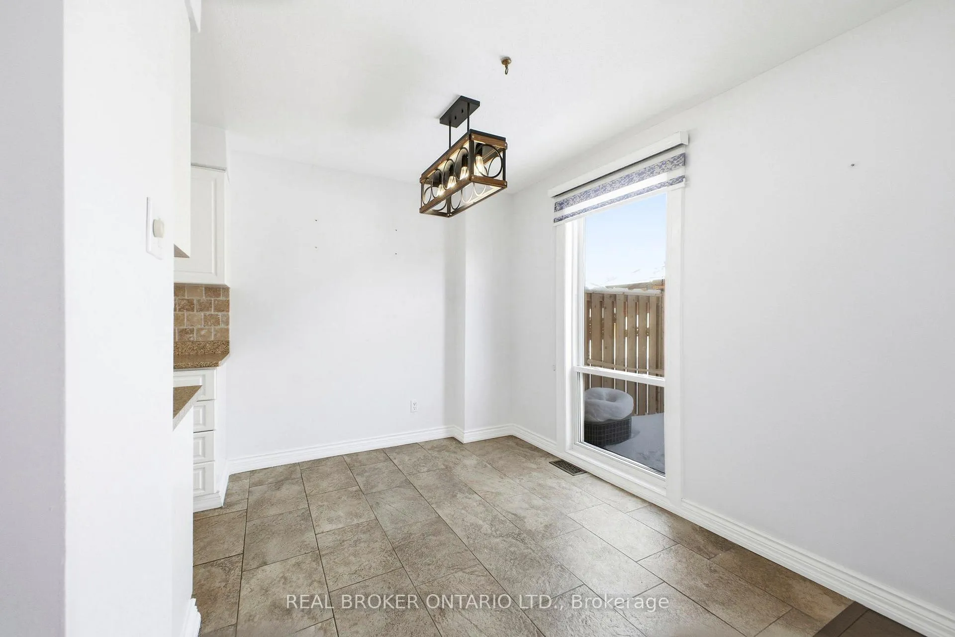 Photo 10 of Unit F, 6 Arnold Drive, Ottawa, Arbeatha Park — HOMEH