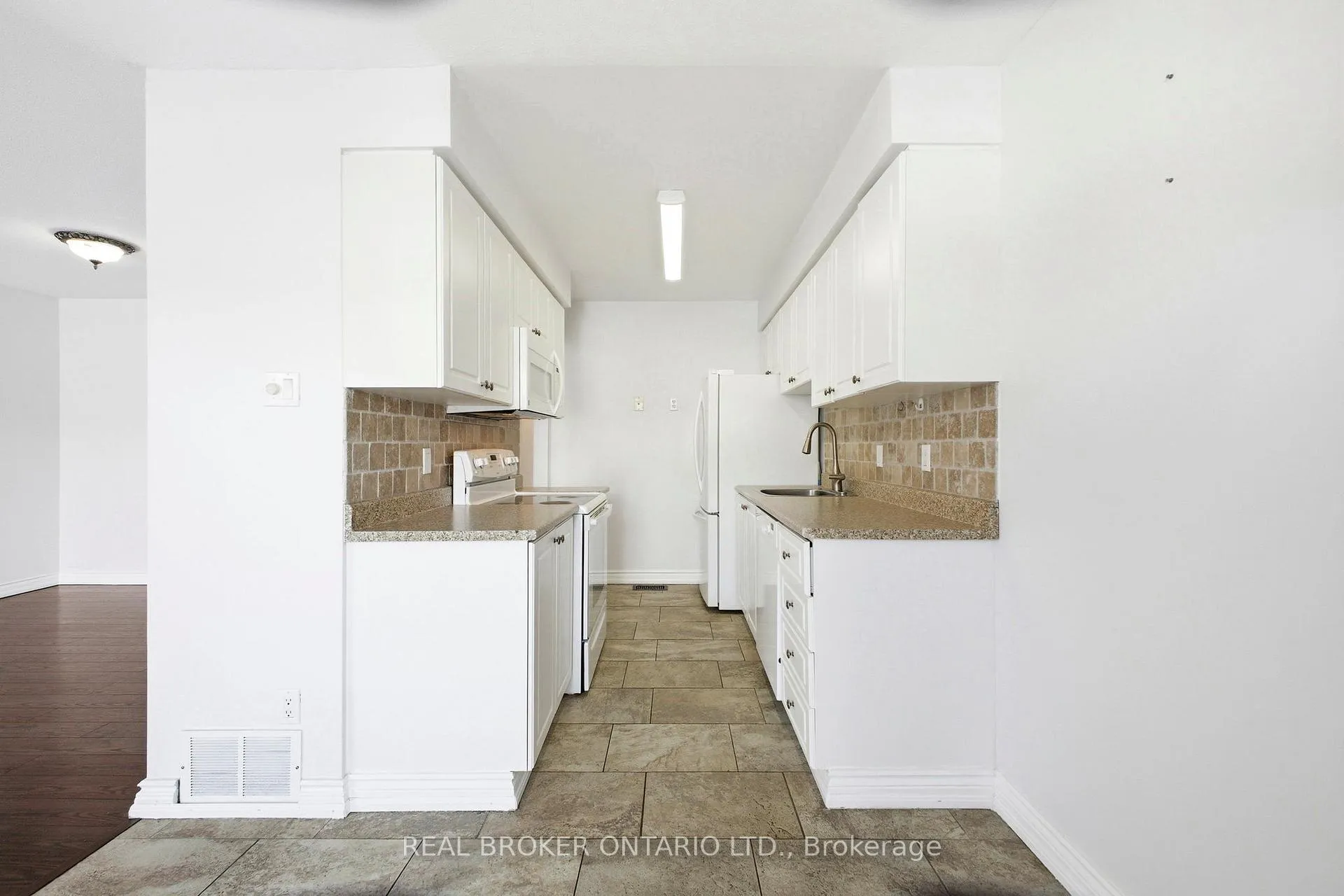 Photo 12 of Unit F, 6 Arnold Drive, Ottawa, Arbeatha Park — HOMEH