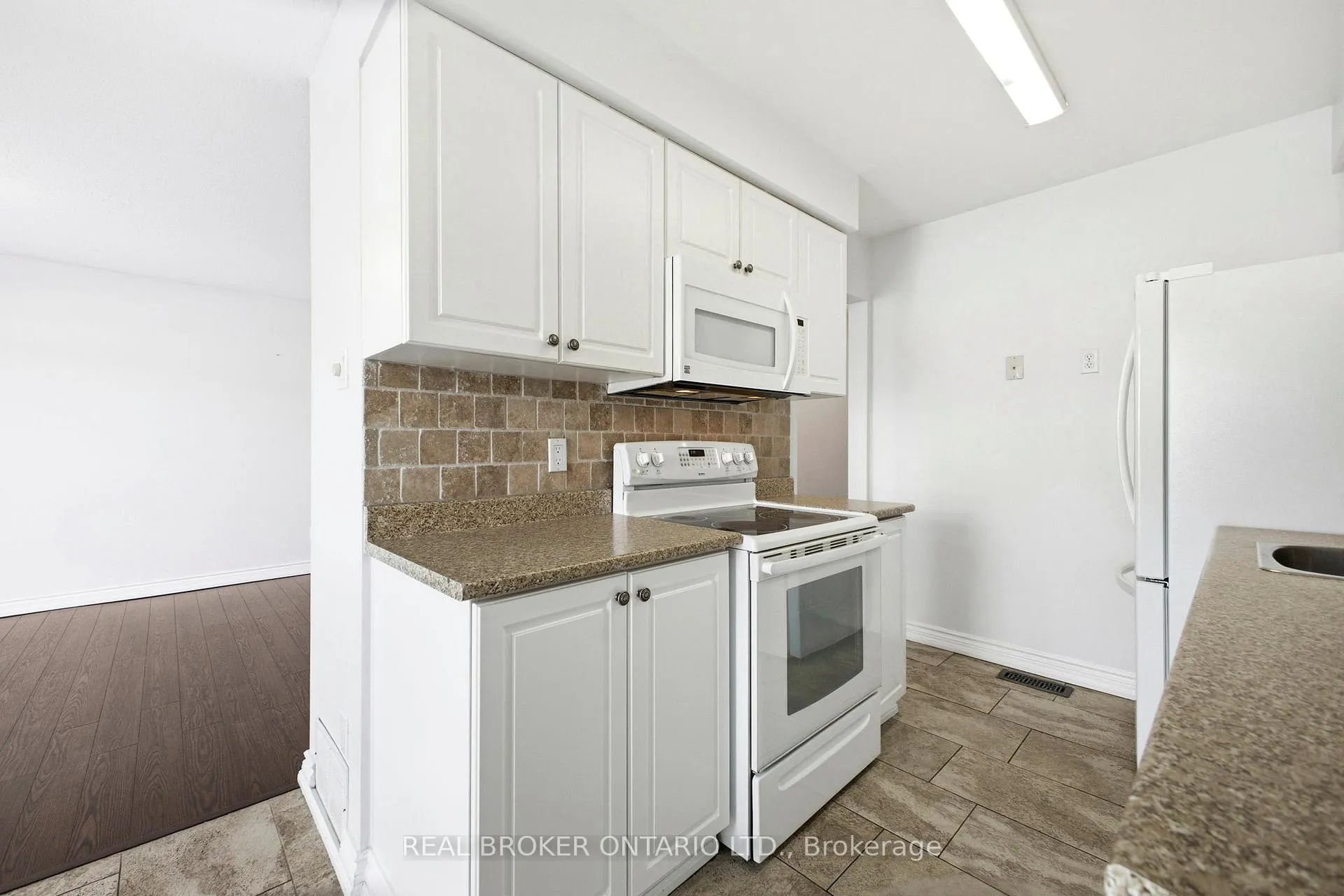Photo 14 of Unit F, 6 Arnold Drive, Ottawa, Arbeatha Park — HOMEH