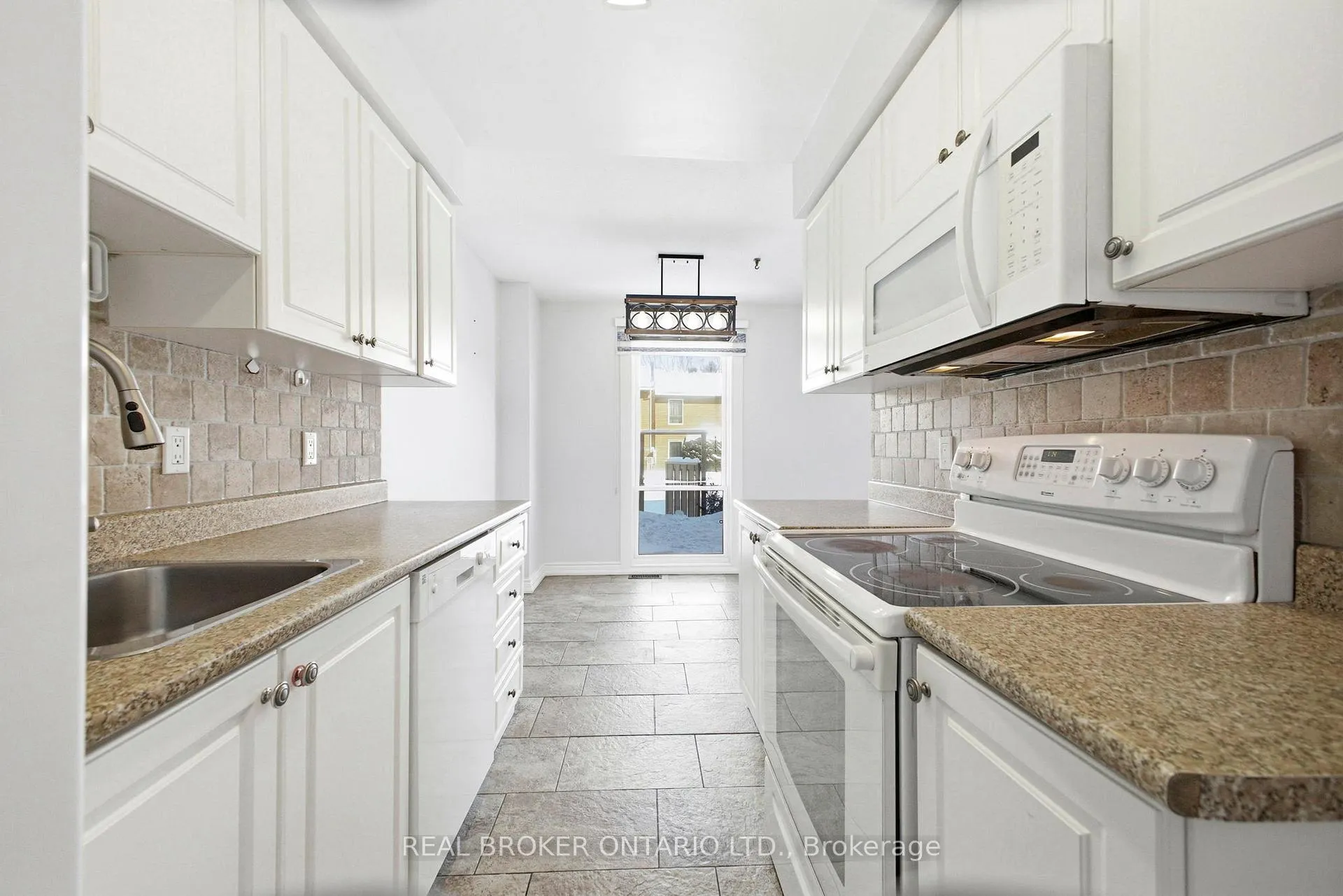 Photo 15 of Unit F, 6 Arnold Drive, Ottawa, Arbeatha Park — HOMEH