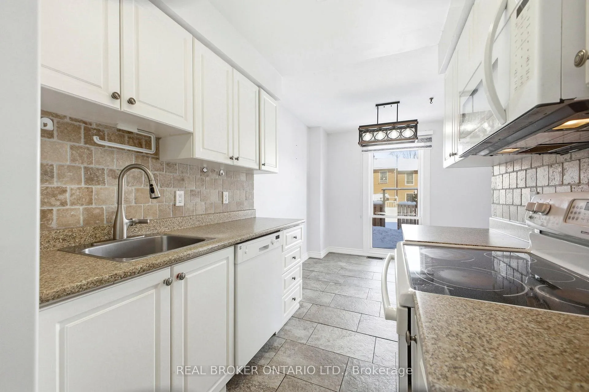Photo 16 of Unit F, 6 Arnold Drive, Ottawa, Arbeatha Park — HOMEH