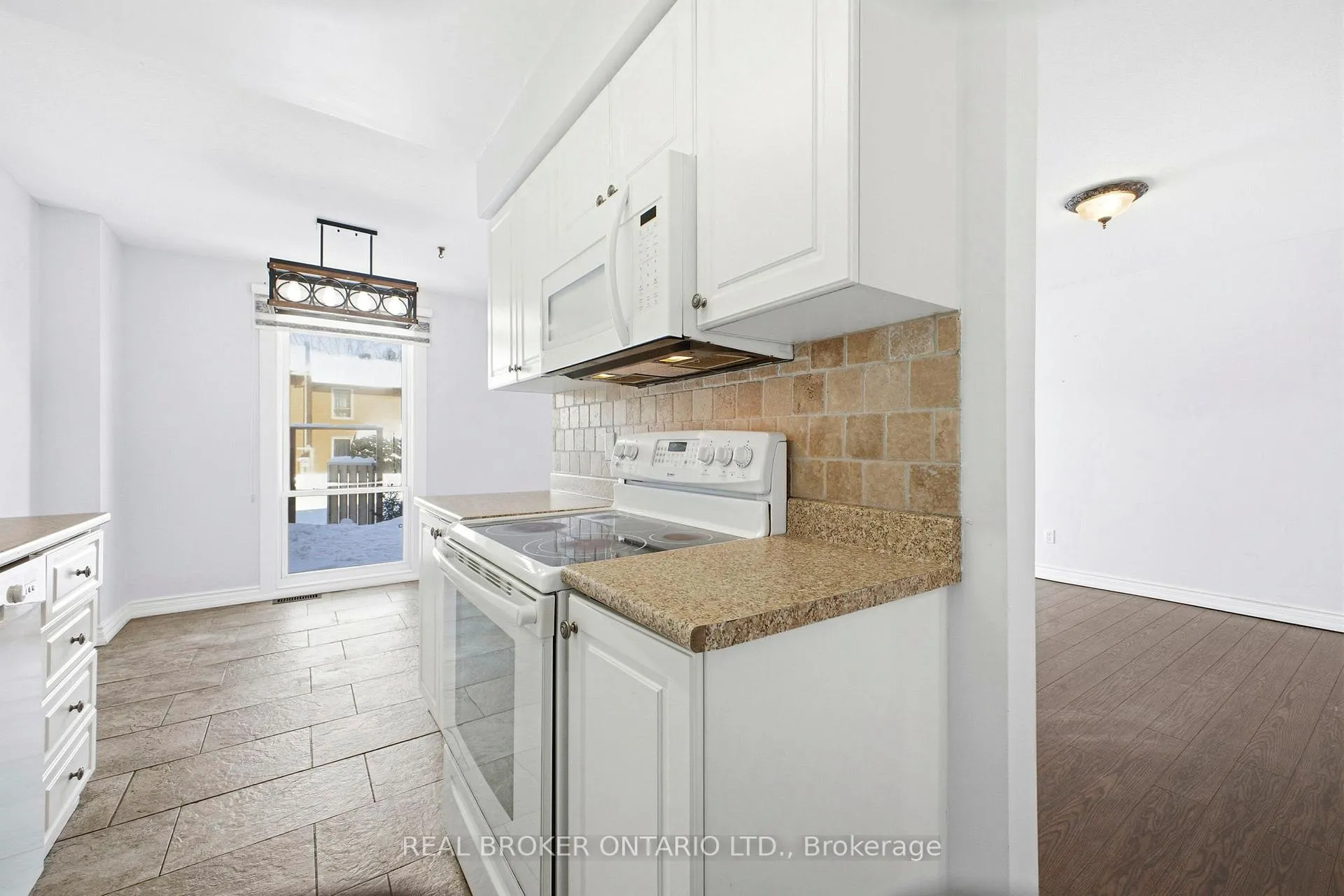 Photo 17 of Unit F, 6 Arnold Drive, Ottawa, Arbeatha Park — HOMEH