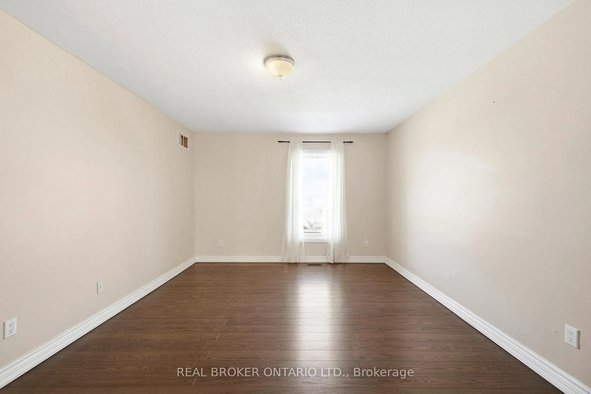 Photo 20 of Unit F, 6 Arnold Drive, Ottawa, Arbeatha Park — HOMEH