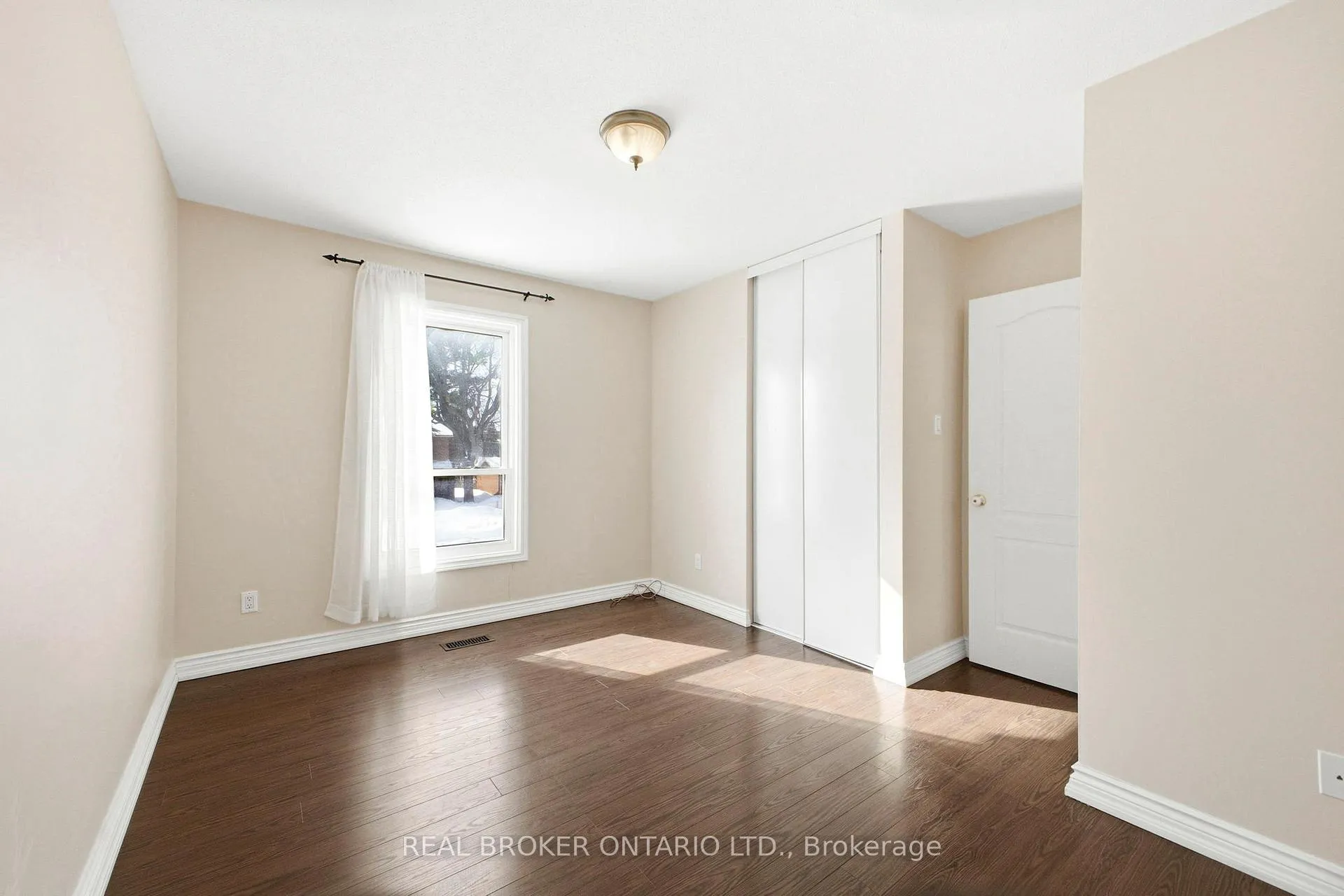 Photo 24 of Unit F, 6 Arnold Drive, Ottawa, Arbeatha Park — HOMEH