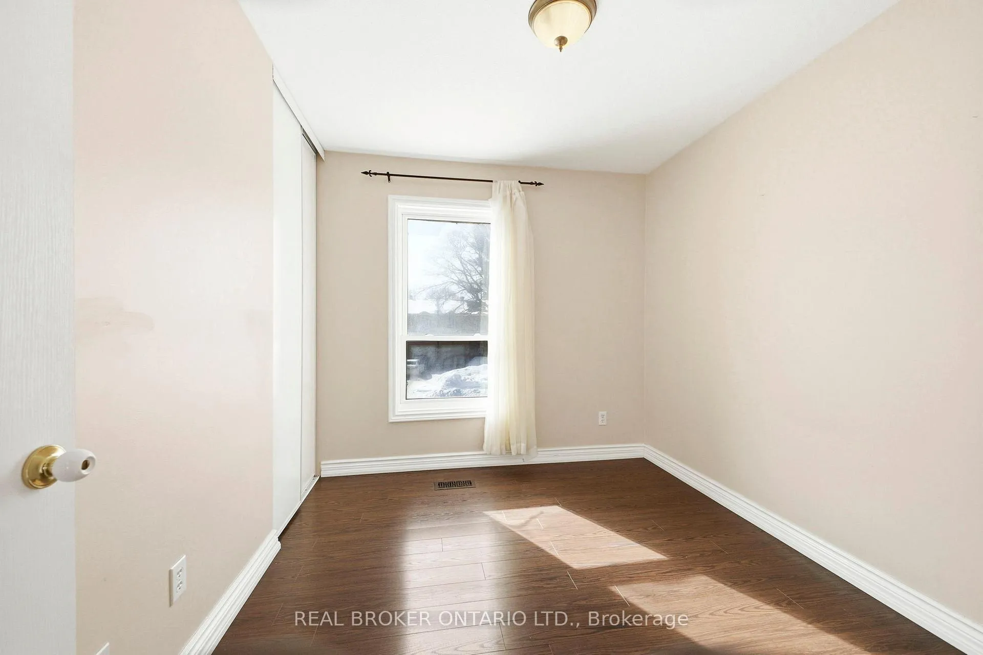 Photo 26 of Unit F, 6 Arnold Drive, Ottawa, Arbeatha Park — HOMEH