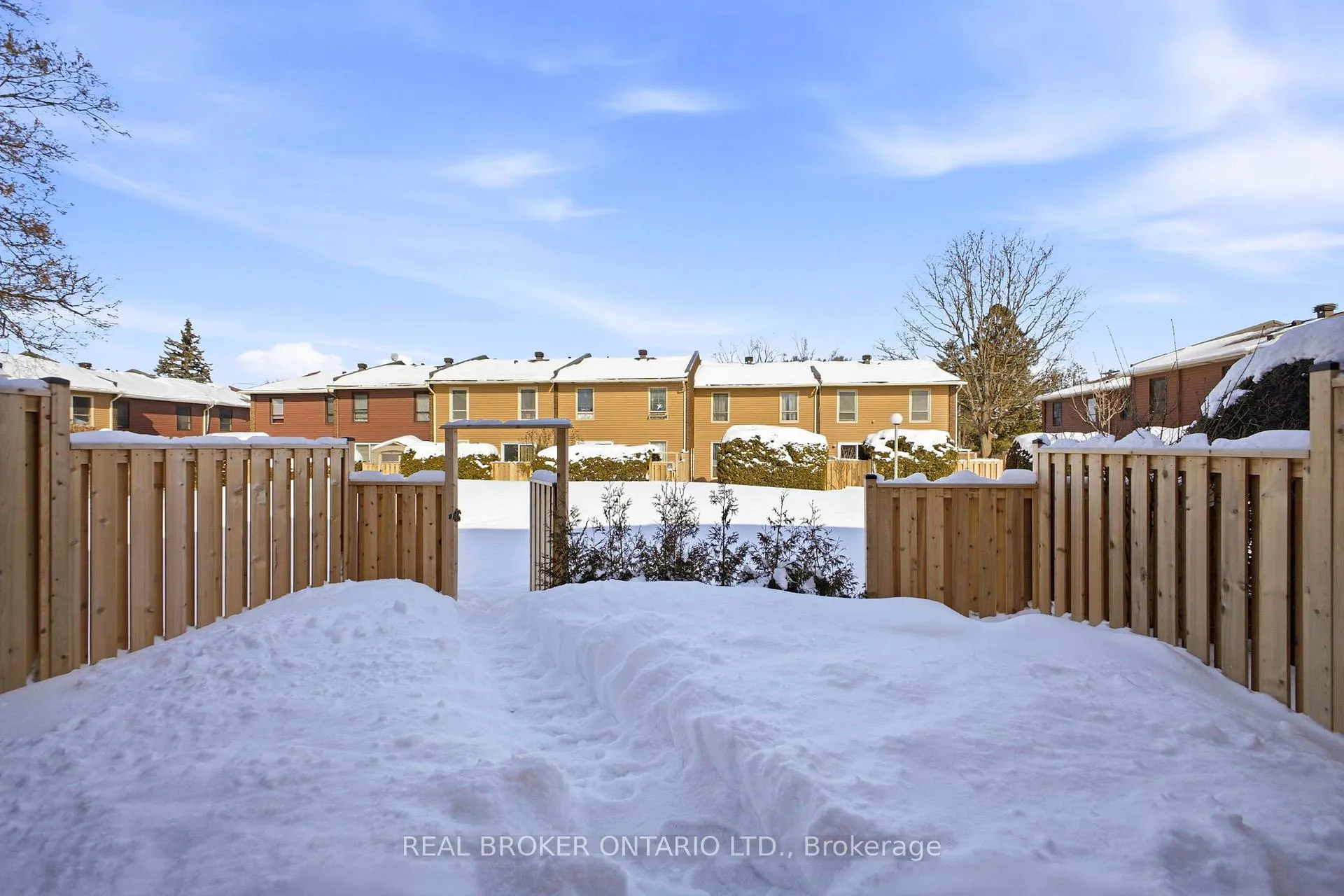 Photo 36 of Unit F, 6 Arnold Drive, Ottawa, Arbeatha Park — HOMEH