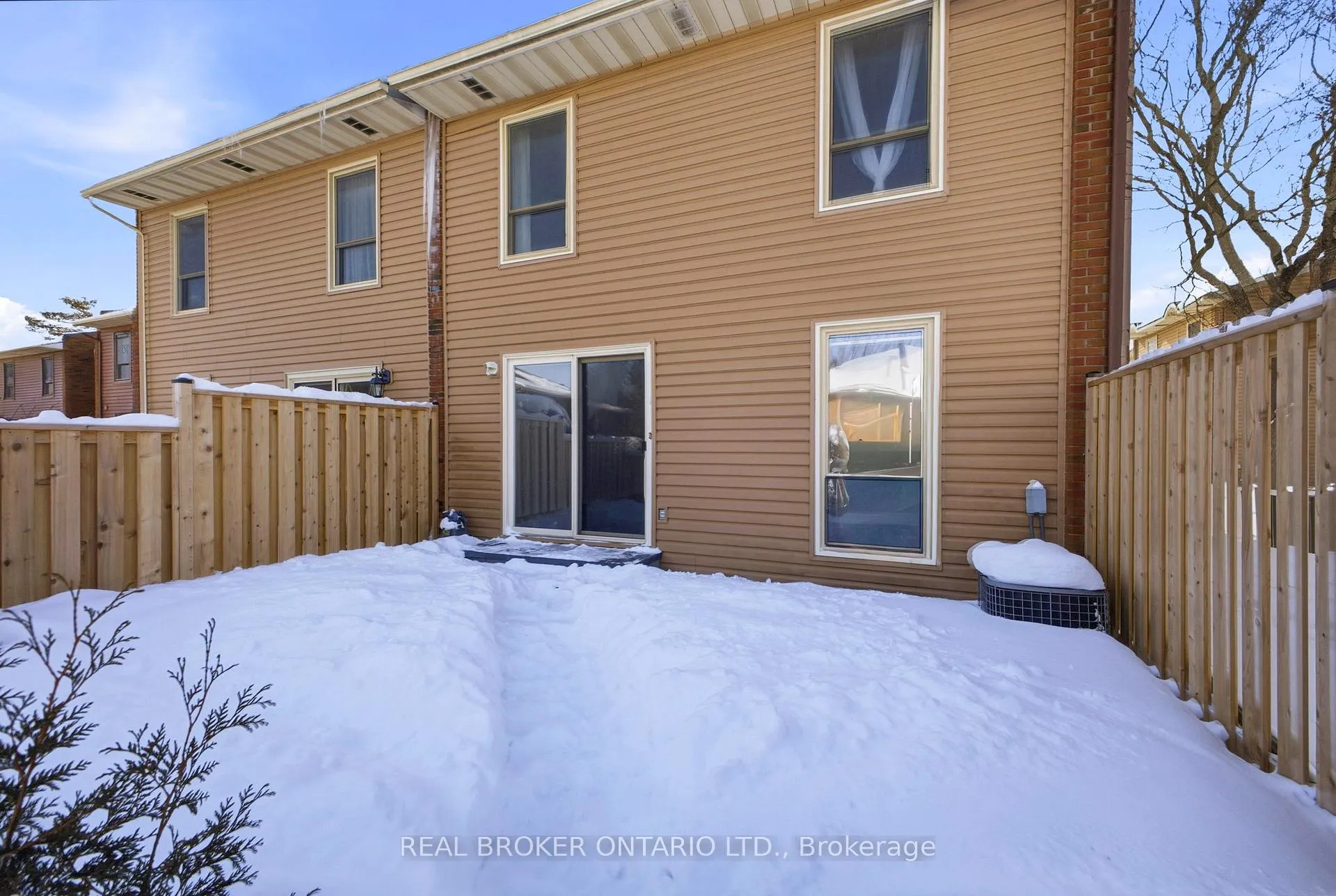 Photo 37 of Unit F, 6 Arnold Drive, Ottawa, Arbeatha Park — HOMEH