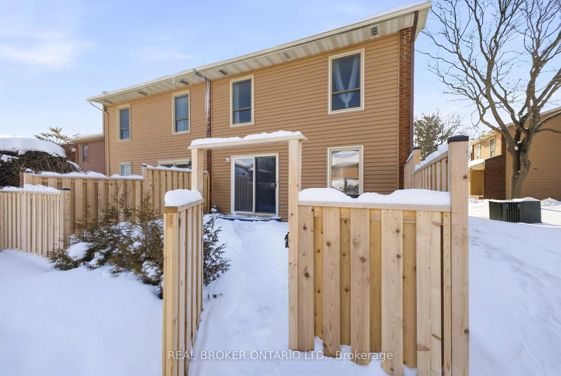 Photo 38 of Unit F, 6 Arnold Drive, Ottawa, Arbeatha Park — HOMEH