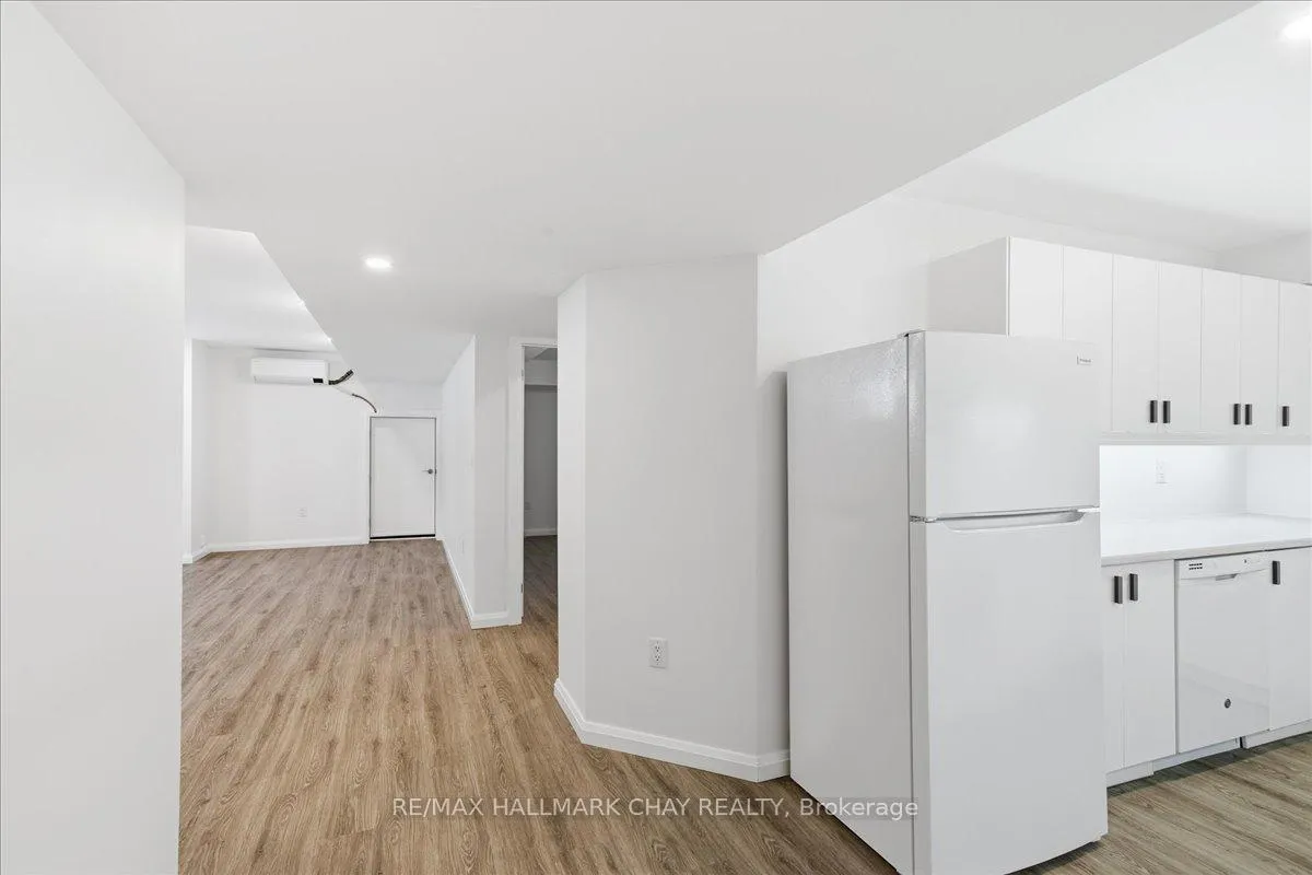 Photo 10 of Unit B, 325 Peter Street, Orillia — HOMEH