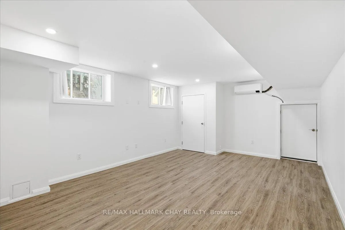 Photo 12 of Unit B, 325 Peter Street, Orillia — HOMEH