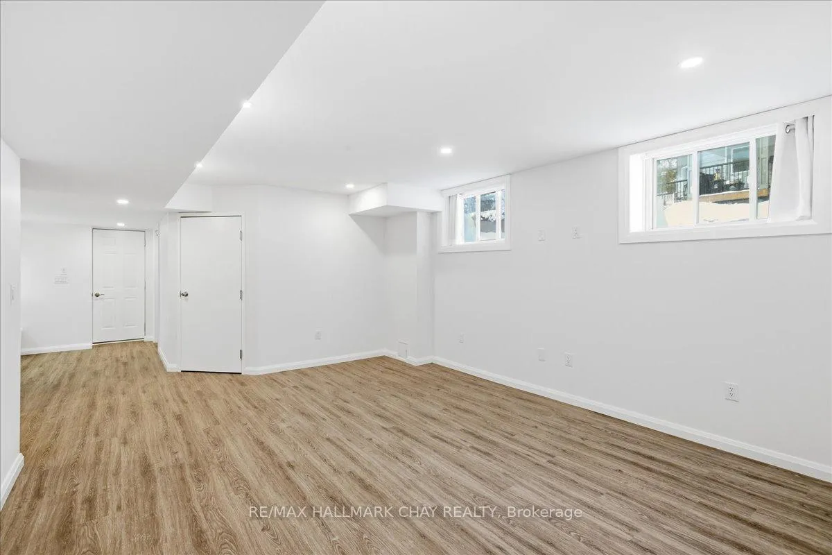 Photo 14 of Unit B, 325 Peter Street, Orillia — HOMEH