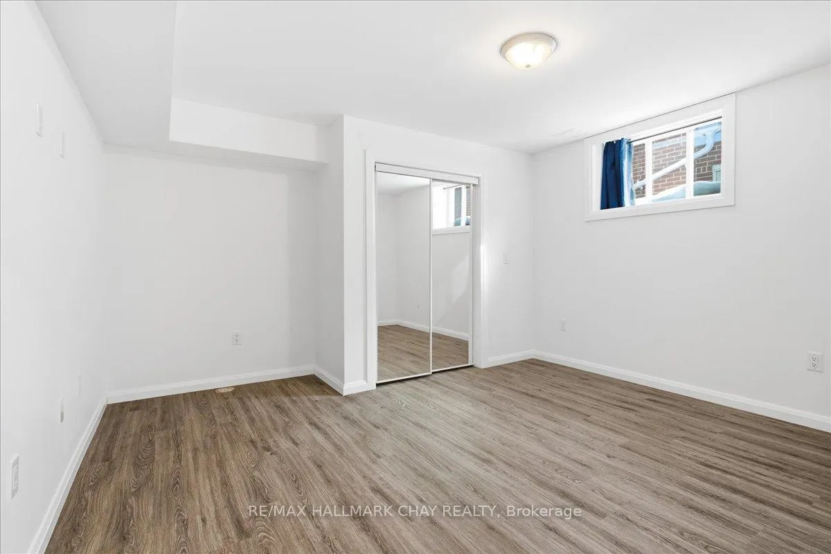 Photo 16 of Unit B, 325 Peter Street, Orillia — HOMEH