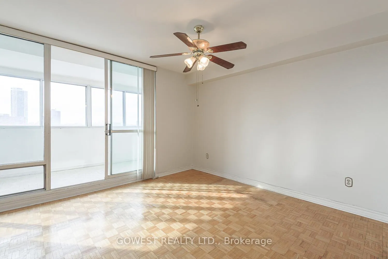 Photo 10 of Unit 1006, 1 Massey Square, Toronto, Crescent Town — HOMEH