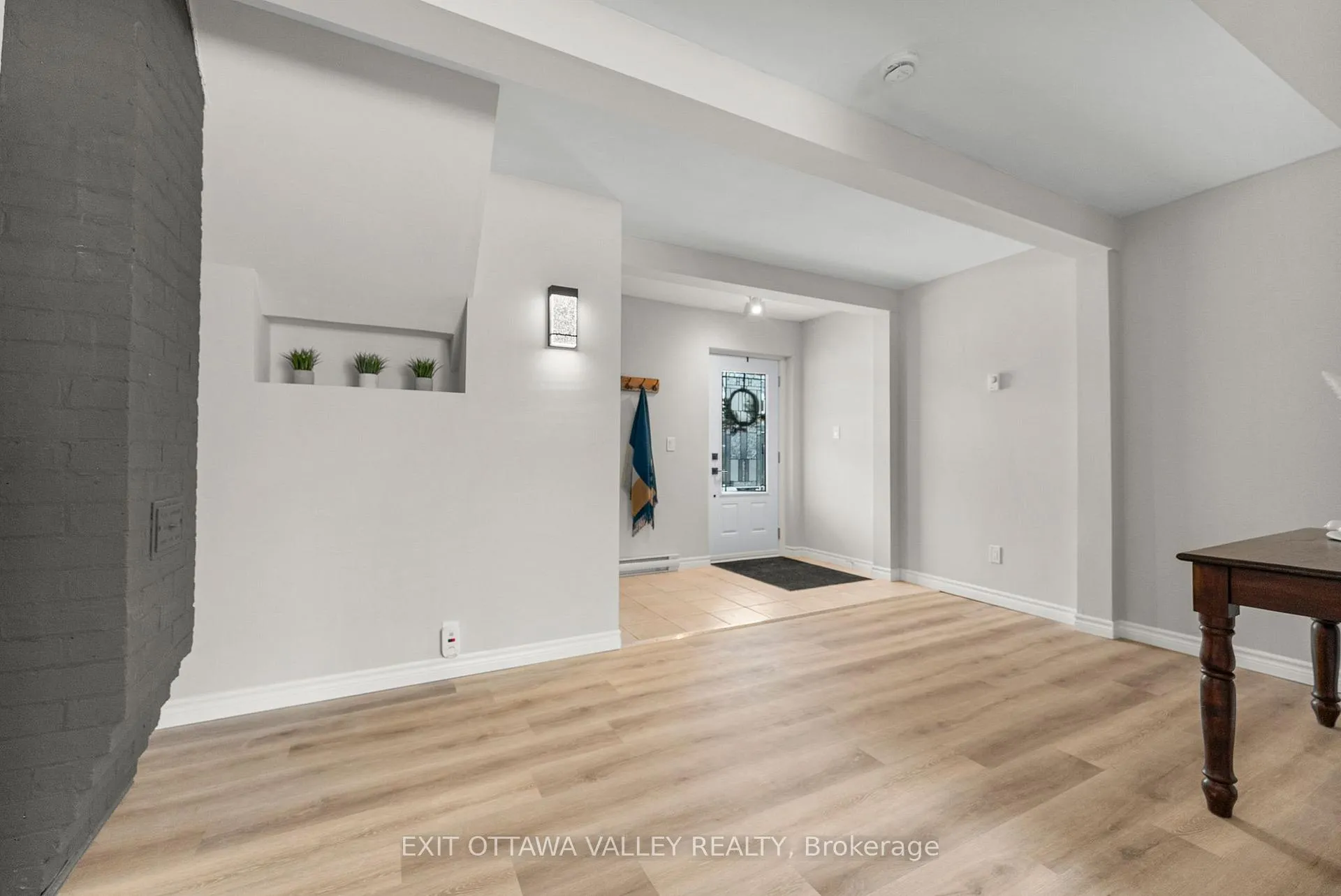 Photo 5 of 80 Hunter Street, Pembroke — HOMEH