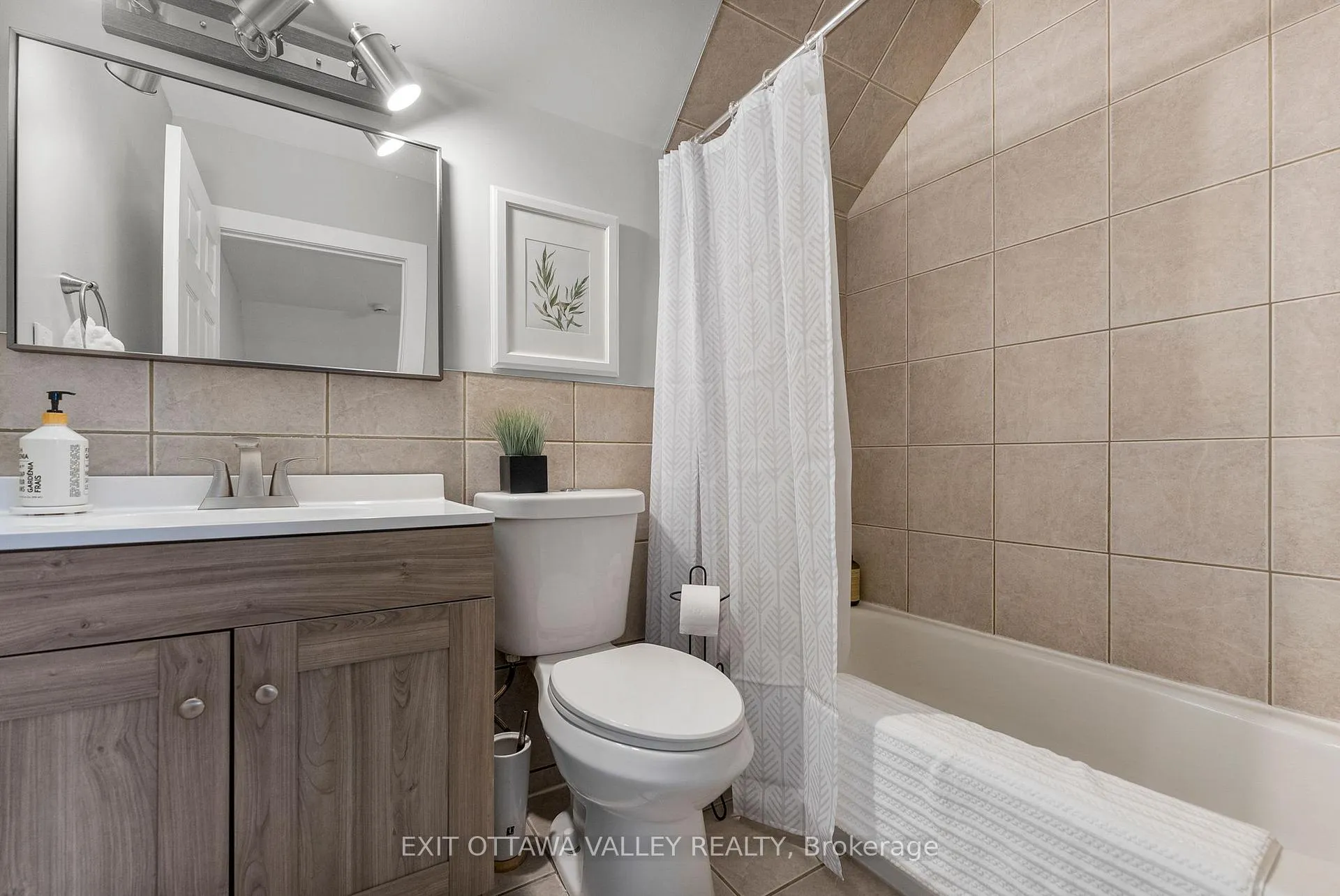 Photo 17 of 80 Hunter Street, Pembroke — HOMEH