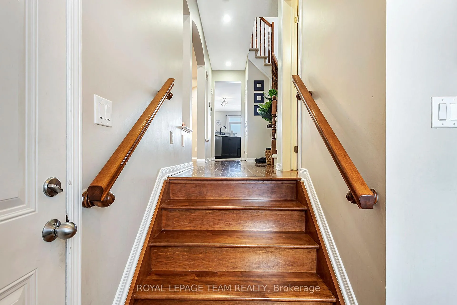 Photo 5 of 276 Harthill Way, Ottawa, Barrhaven - Heritage Park — HOMEH