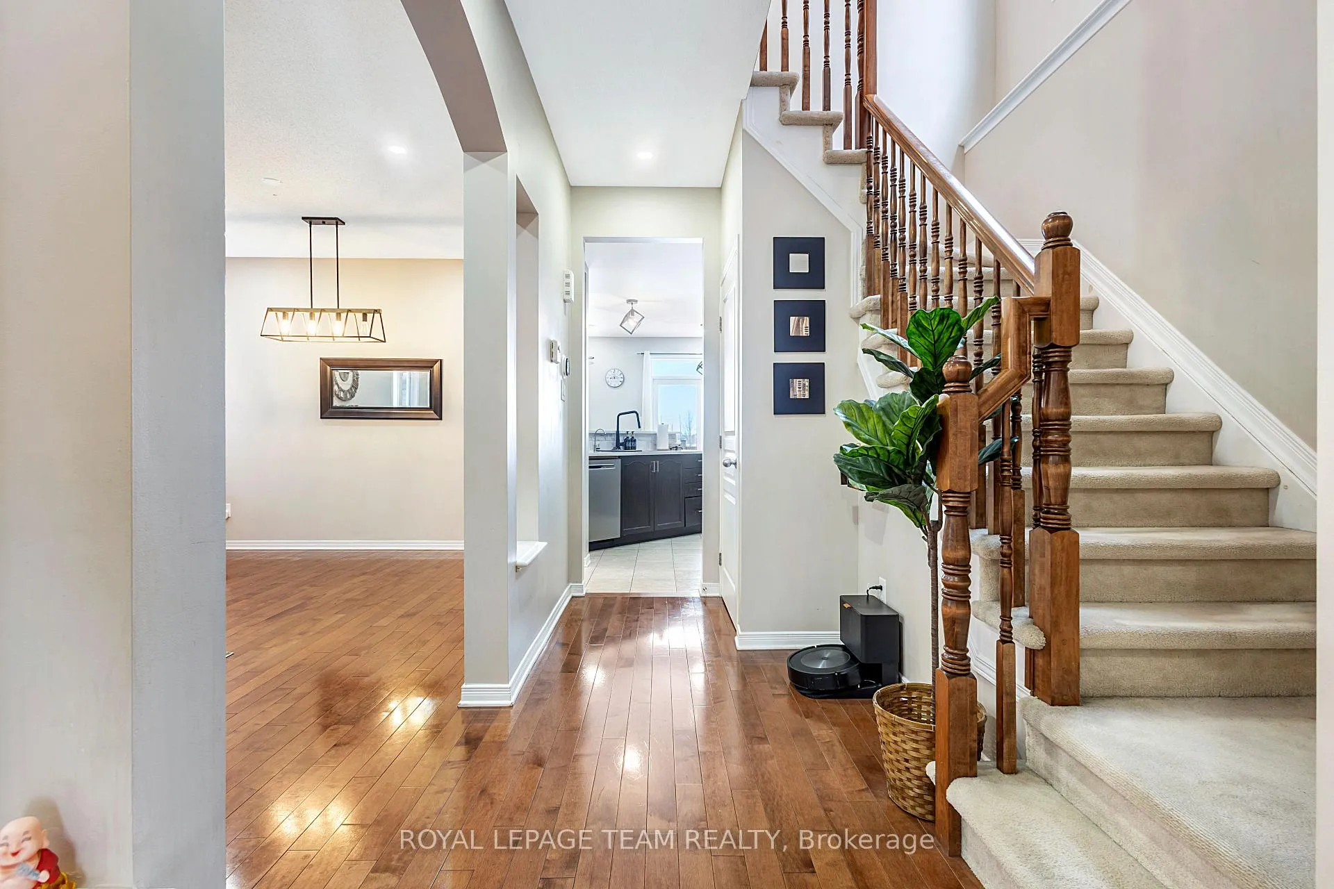 Photo 6 of 276 Harthill Way, Ottawa, Barrhaven - Heritage Park — HOMEH