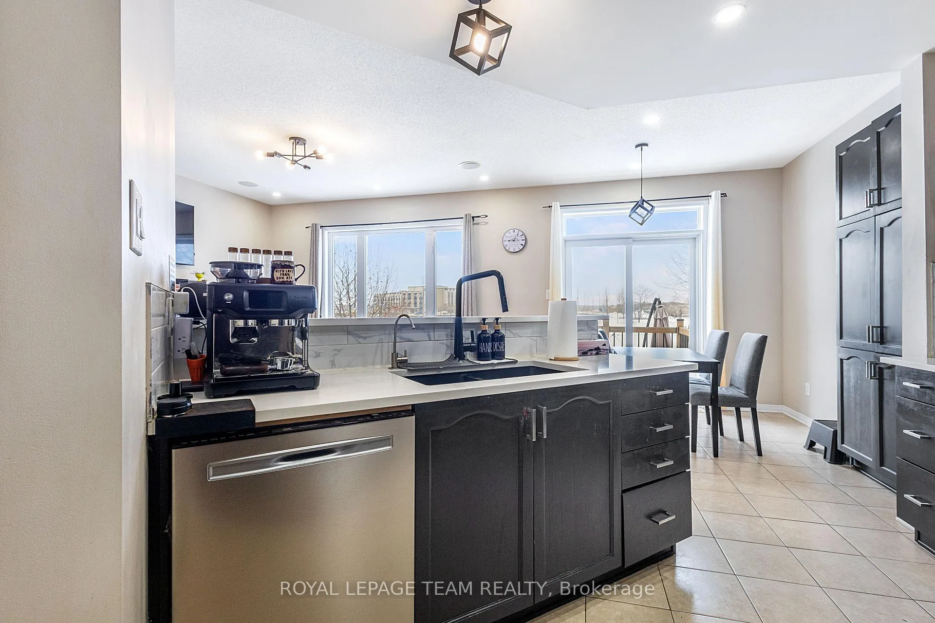 Photo 13 of 276 Harthill Way, Ottawa, Barrhaven - Heritage Park — HOMEH