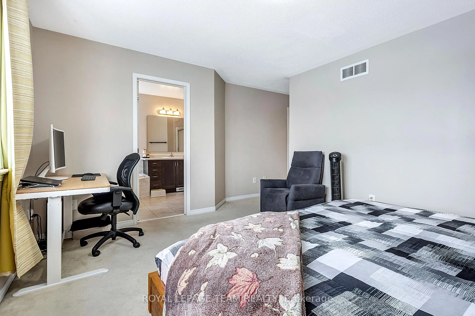 Photo 18 of 276 Harthill Way, Ottawa, Barrhaven - Heritage Park — HOMEH