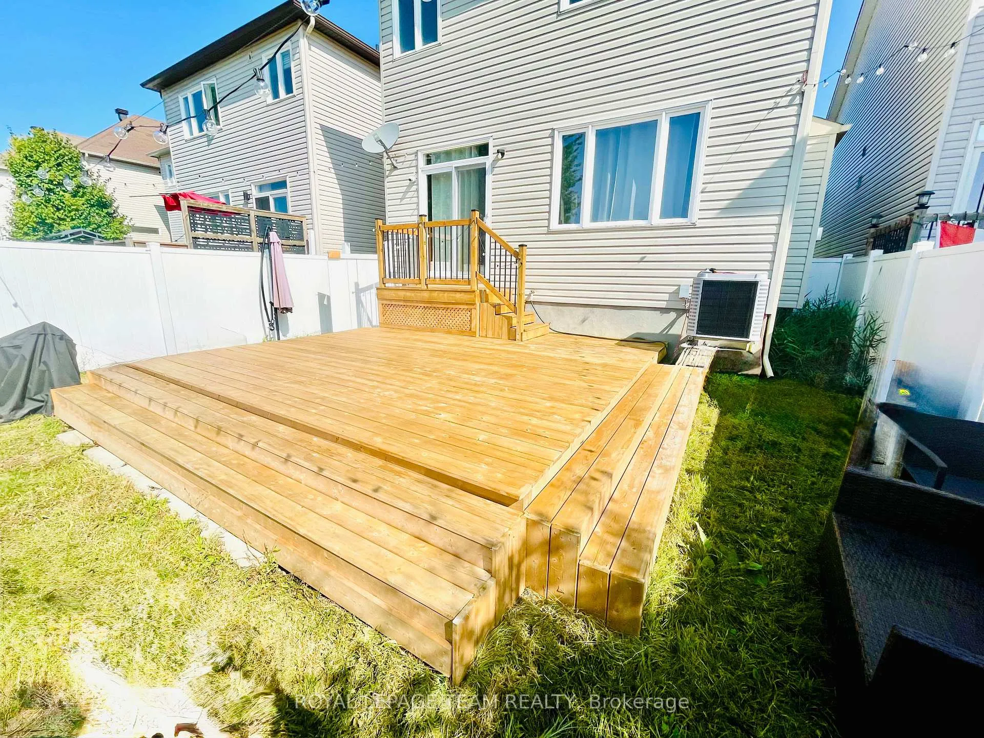 Photo 30 of 276 Harthill Way, Ottawa, Barrhaven - Heritage Park — HOMEH