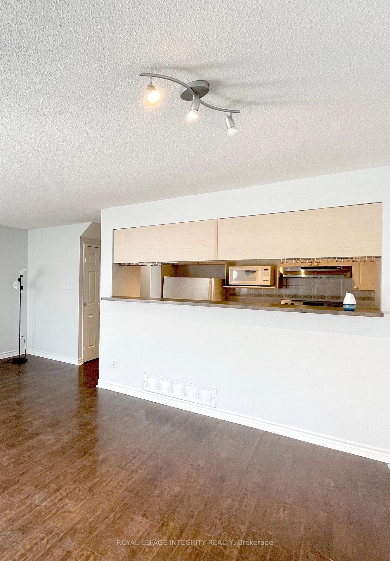 Photo 10 of 27 Santa Cruz Private, Ottawa, Riverview Park — HOMEH